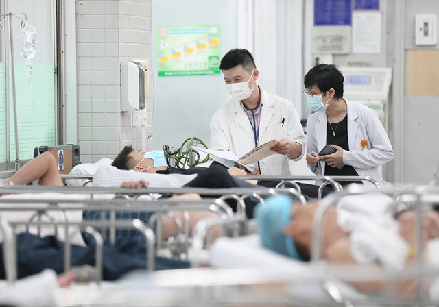 V&igrave; sao kh&ocirc;ng c&ocirc;ng nhận b&aacute;c sĩ nội tr&uacute;, chuy&ecirc;n khoa tương đương thạc sĩ, tiến sĩ? - Ảnh 1.