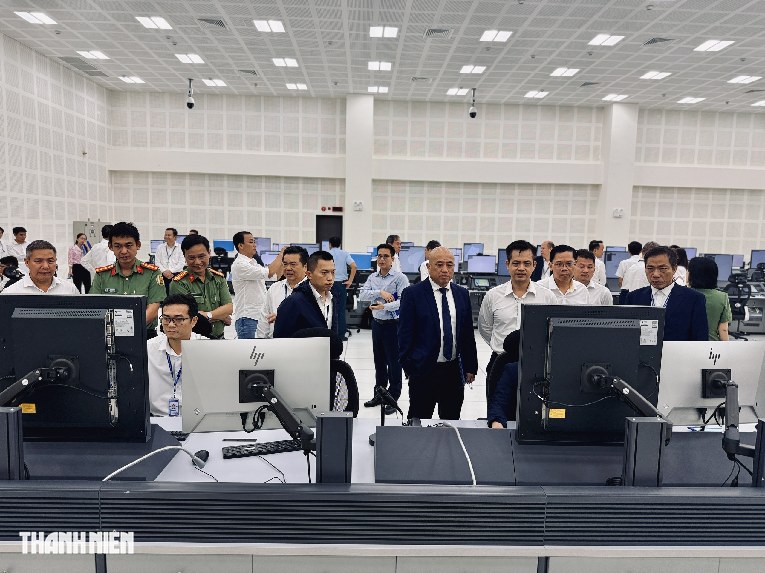 B&ecirc;n trong Trung t&acirc;m Kiểm so&aacute;t kh&ocirc;ng lưu Hồ Ch&iacute; Minh gần 1.500 tỉ vừa vận h&agrave;nh - Ảnh 3.