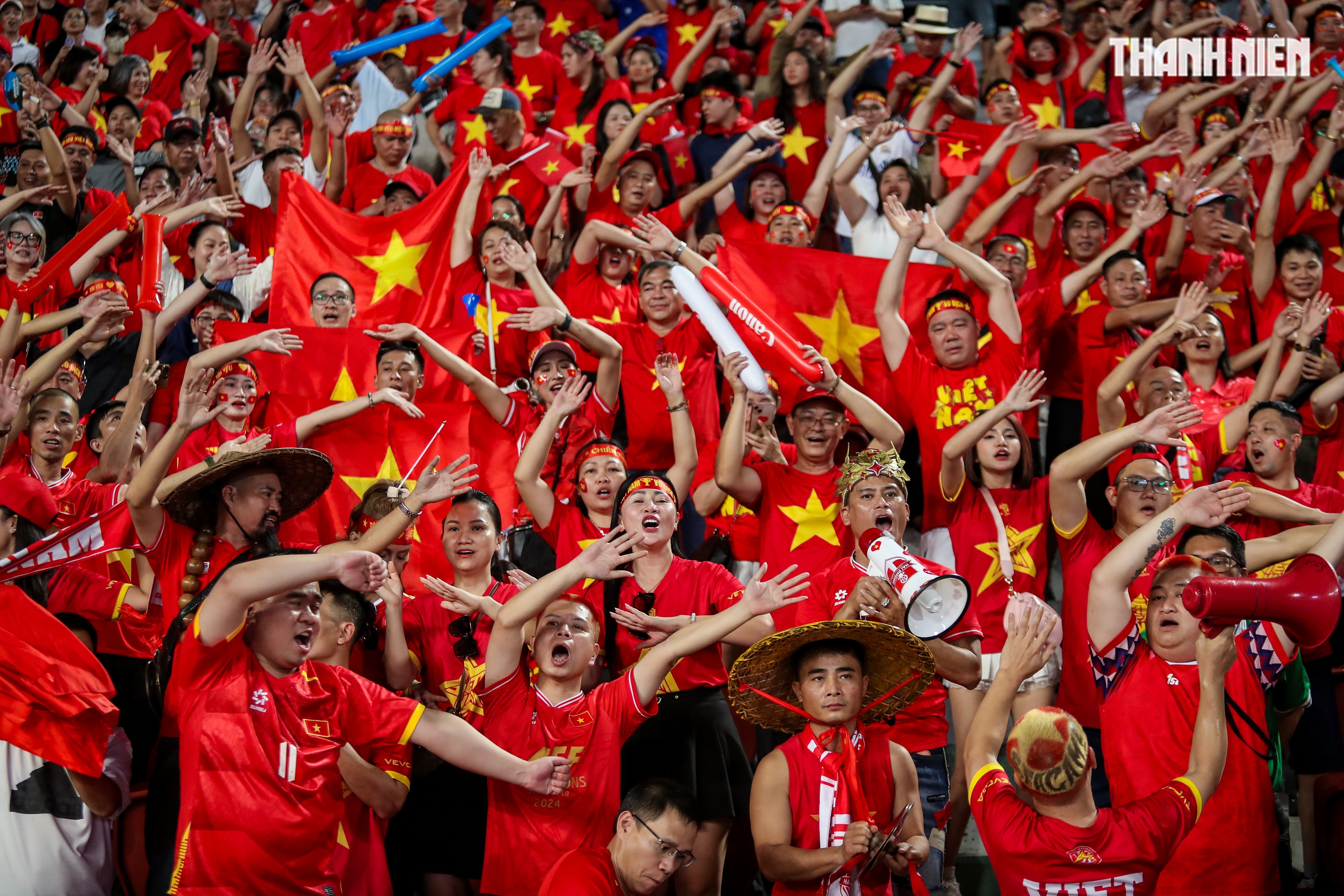 Qu&aacute; đ&atilde; h&igrave;nh ảnh U.22 Việt Nam quật ng&atilde; Th&aacute;i Lan ngay tại Rajamangala, gi&agrave;nh HCV SEA Games 33- Ảnh 10.