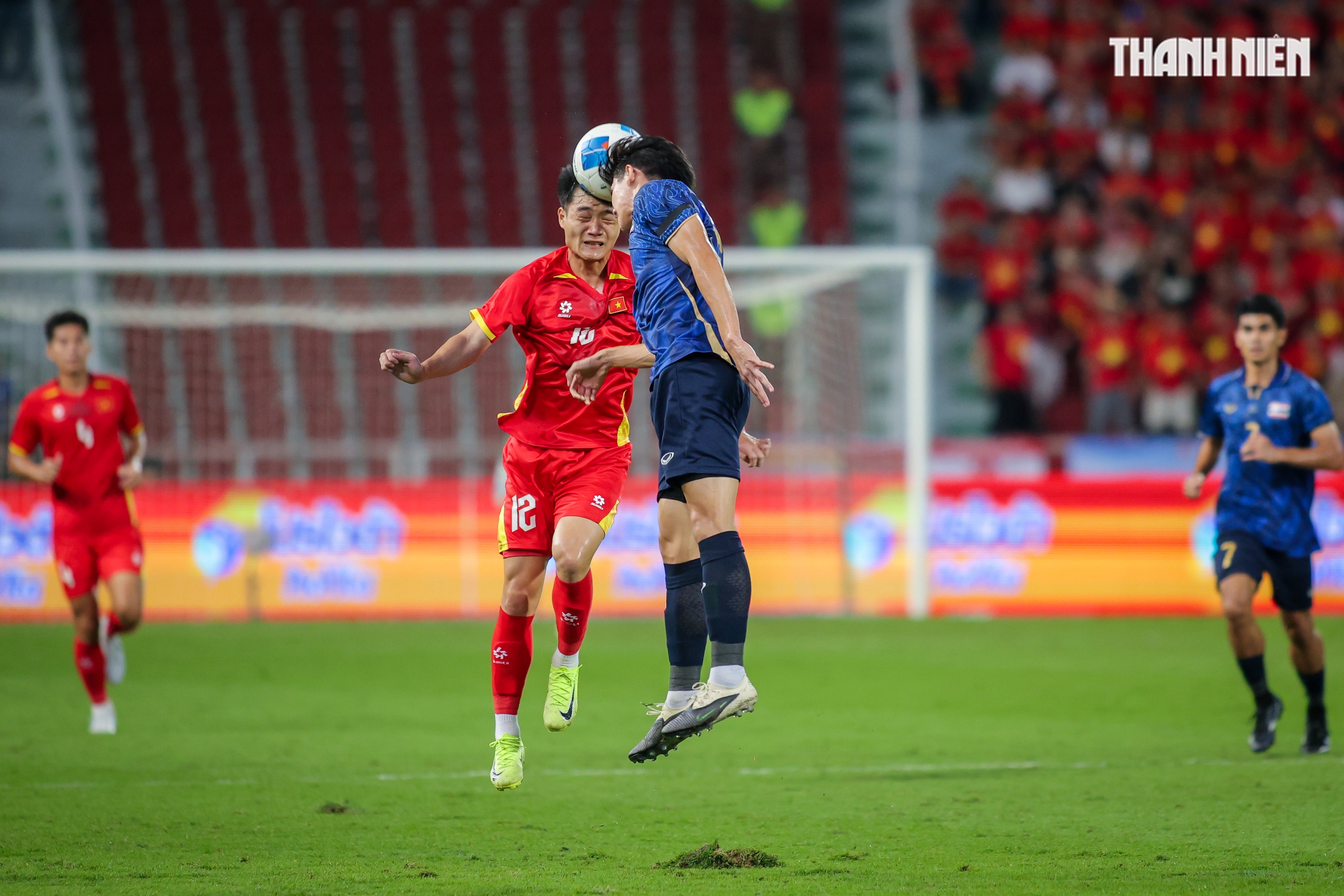 Qu&aacute; đ&atilde; h&igrave;nh ảnh U.22 Việt Nam quật ng&atilde; Th&aacute;i Lan ngay tại Rajamangala, gi&agrave;nh HCV SEA Games 33- Ảnh 9.