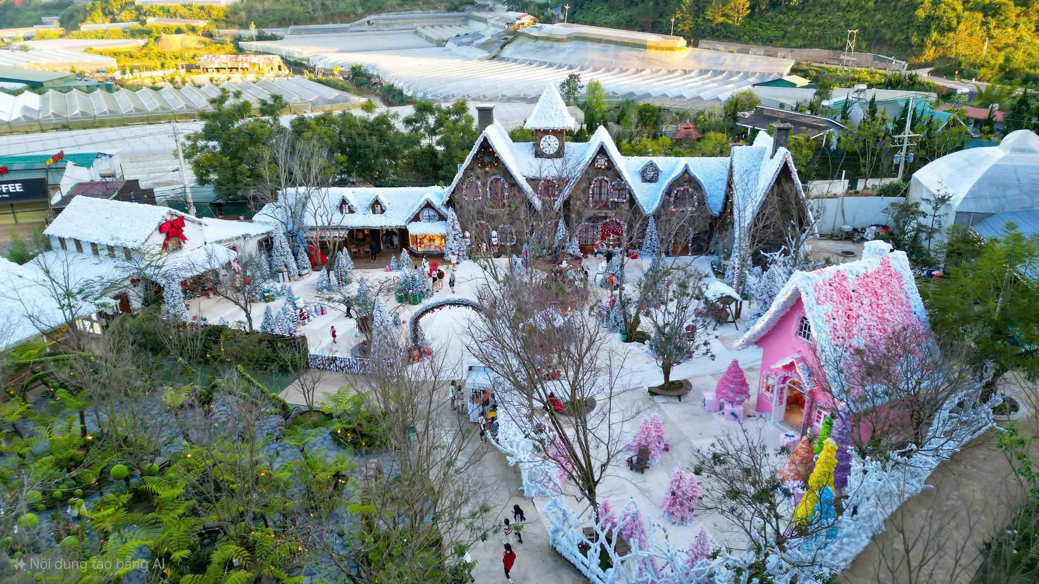 Khám phá Làng Tuyết mùa đông giữa phố núi Đà Lạt- Ảnh 2. Khám phá Làng Tuyết mùa đông giữa phố núi Đà Lạt- Ảnh 2.