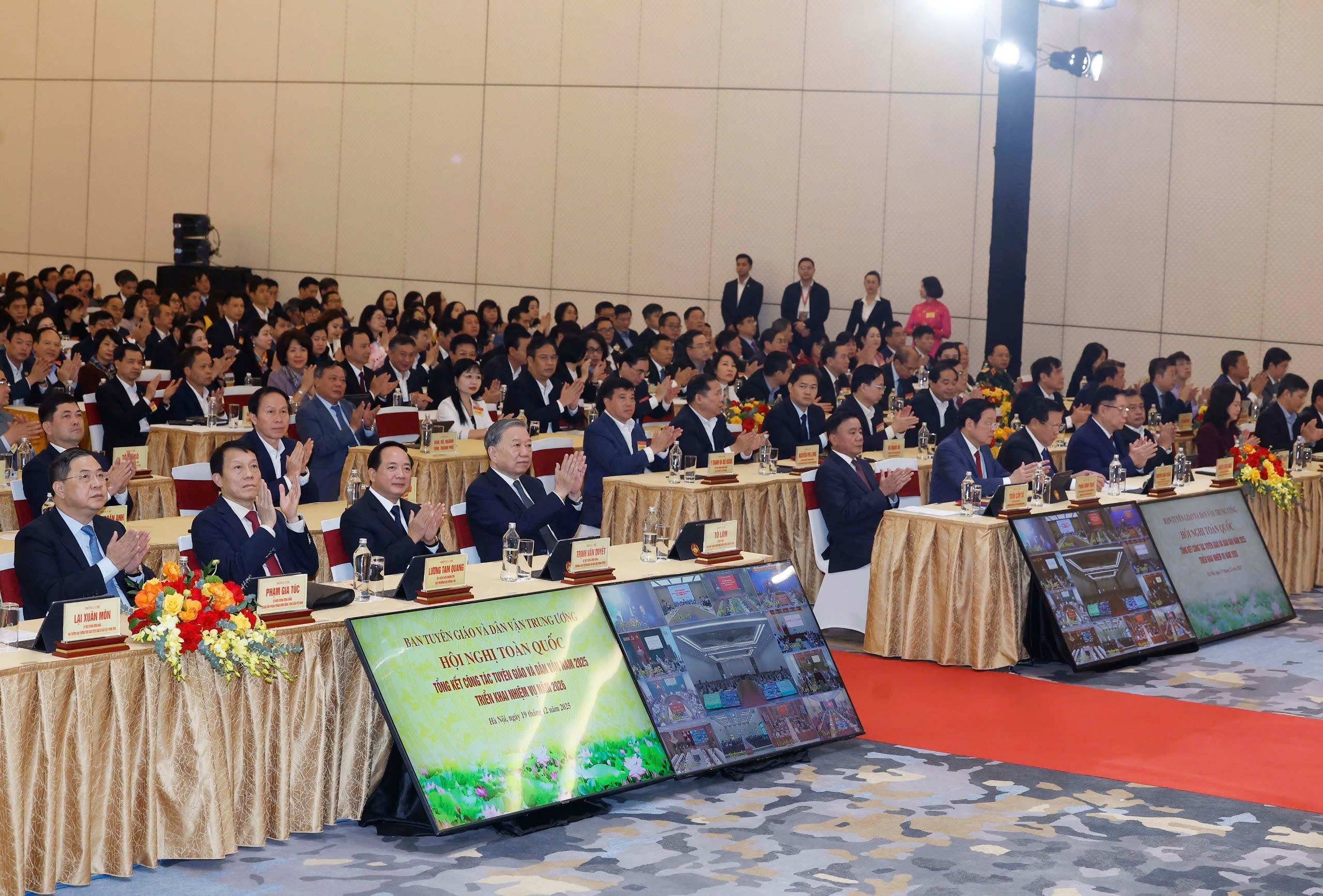 Ph&aacute;t biểu của Tổng B&iacute; thư tại hội nghị ng&agrave;nh tuy&ecirc;n gi&aacute;o v&agrave; d&acirc;n vận- Ảnh 2.