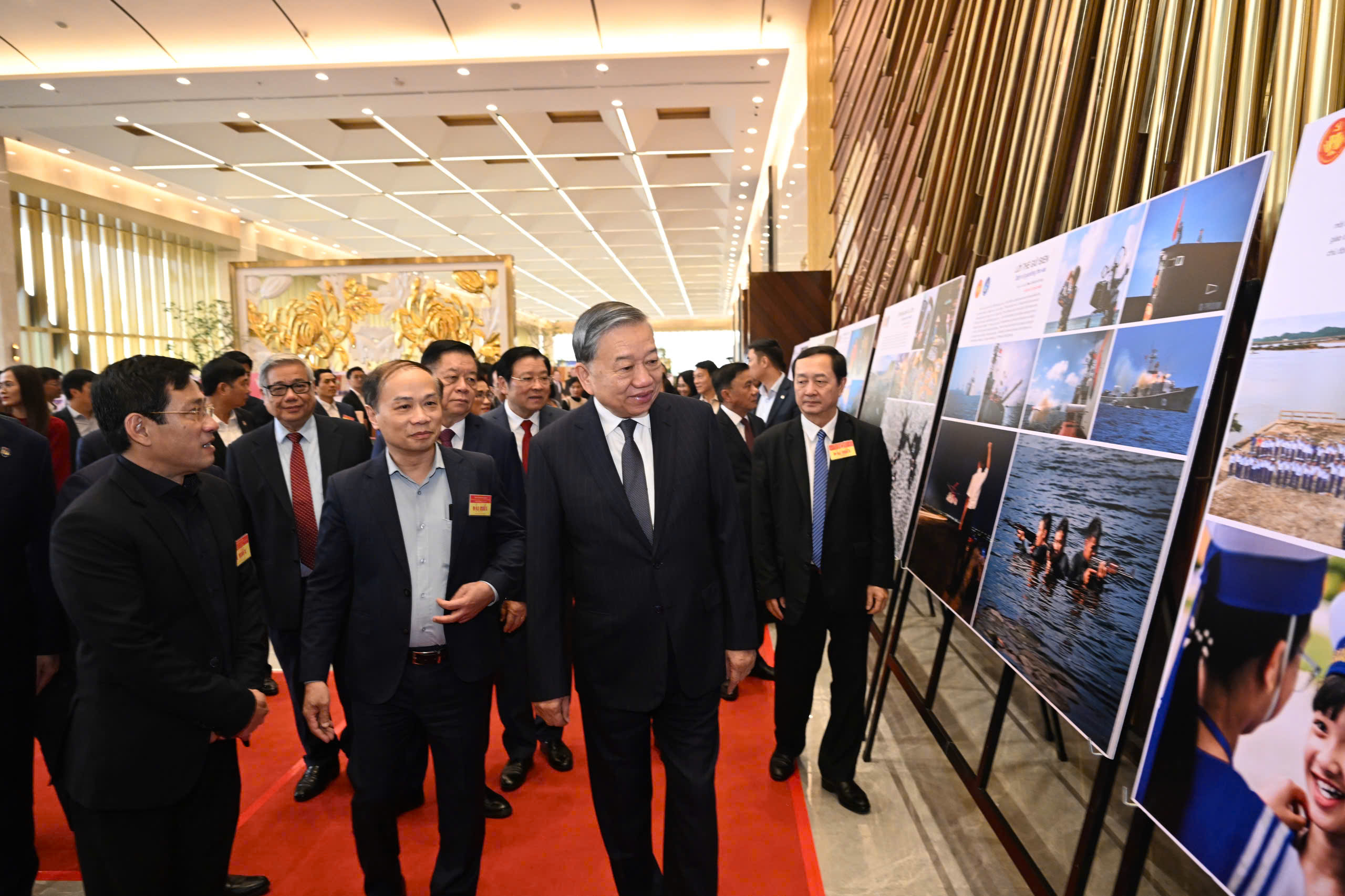 המזכיר הכללי טו לאם משתתף בוועידה הלאומית בנושא תעמולה וגיוס המונים - תמונה 1. Tổng Bí thư Tô Lâm dự hội nghị toàn quốc về tuyên giáo và dân vận- Ảnh 1.