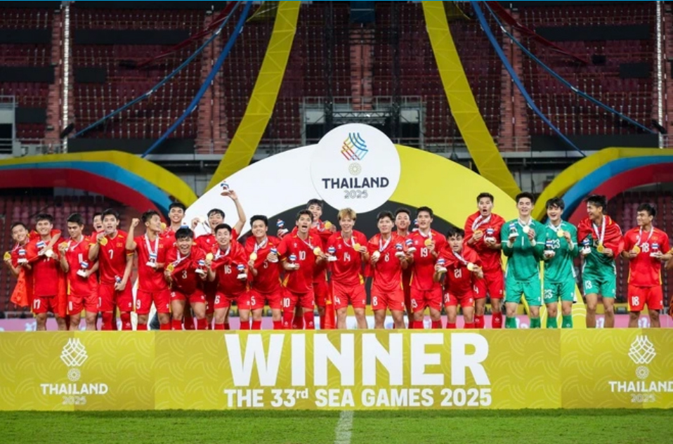 Lợi ích khi xem bóng đá - Ảnh 1.