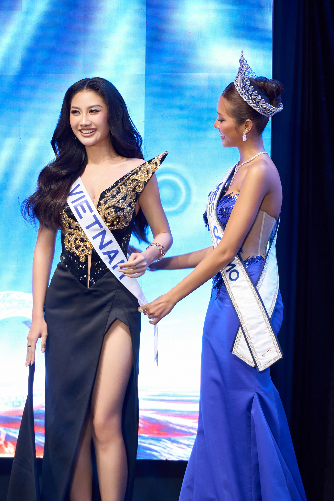 Phi công, luật sư, người mẫu quốc tế… ‘đổ bộ’ Huế, chính thức nhập cuộc Miss Cosmo - Ảnh 2.