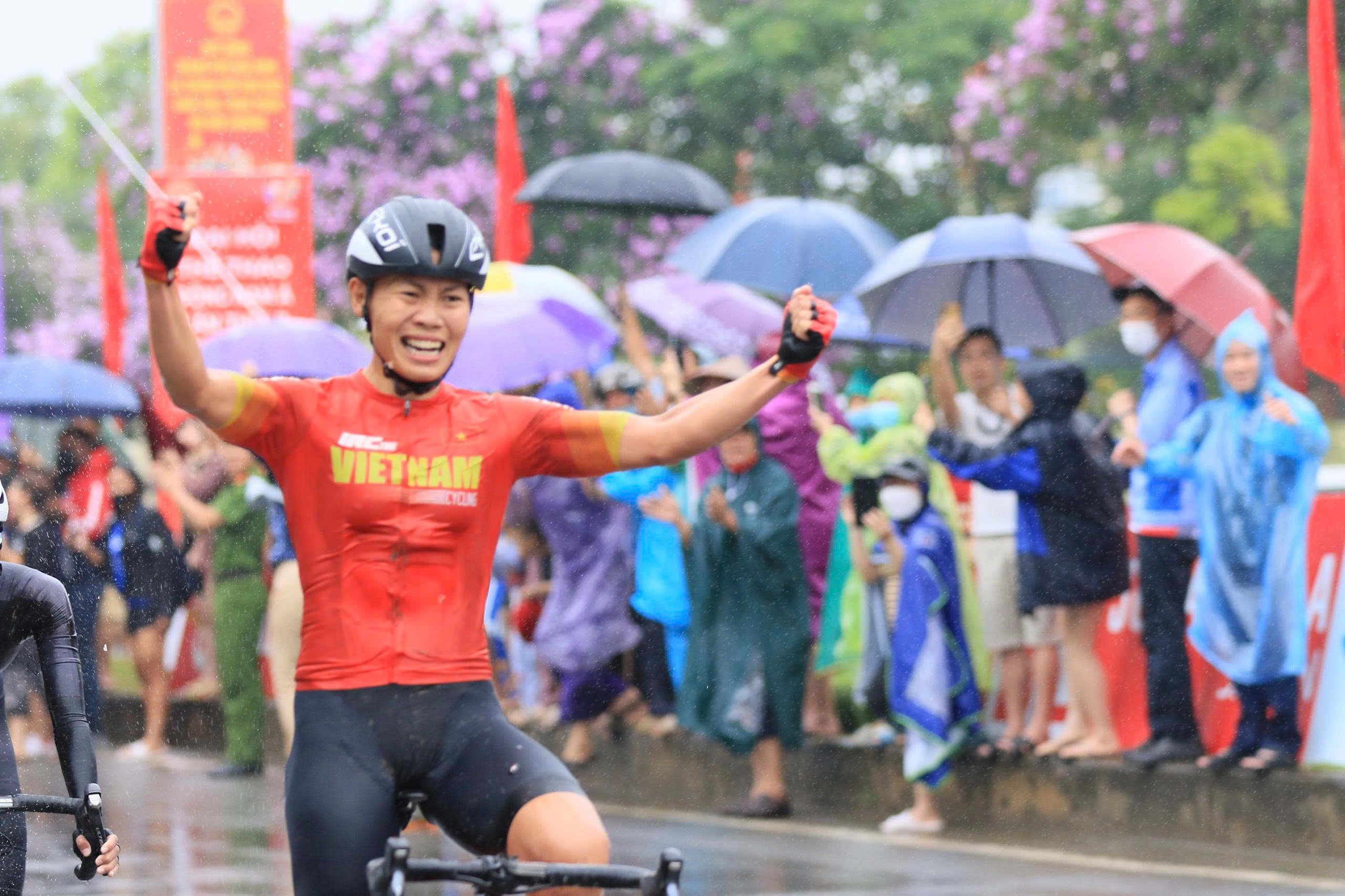 Xe đạp Việt Nam 'leo núi' ở SEA Games 33- Ảnh 1. Xe đạp Việt Nam 'leo núi' ở SEA Games 33- Ảnh 1.