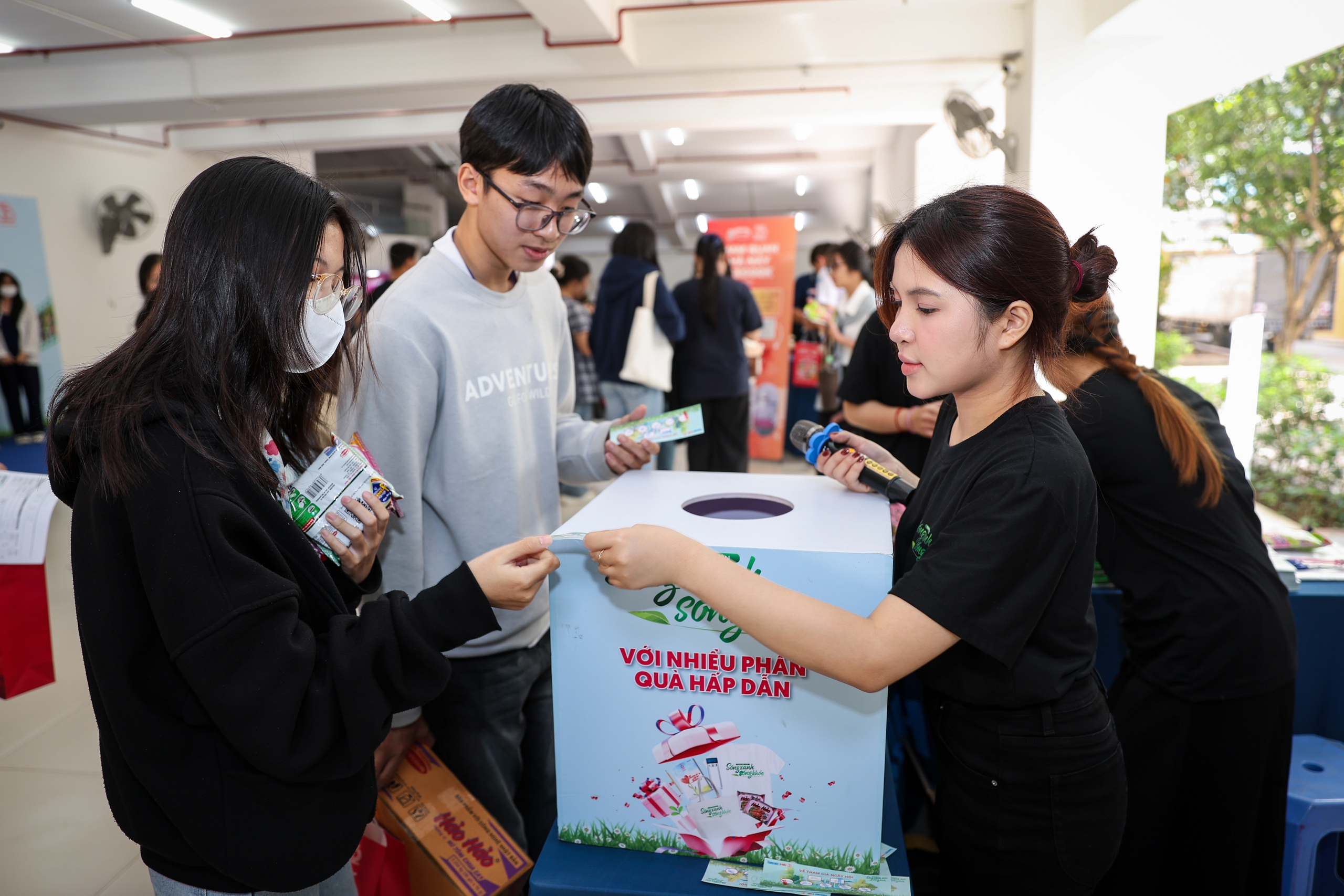 Sinh viên háo hức tìm hiểu sống xanh, chế độ dinh dưỡng theo cách đặc biệt - Ảnh 9.