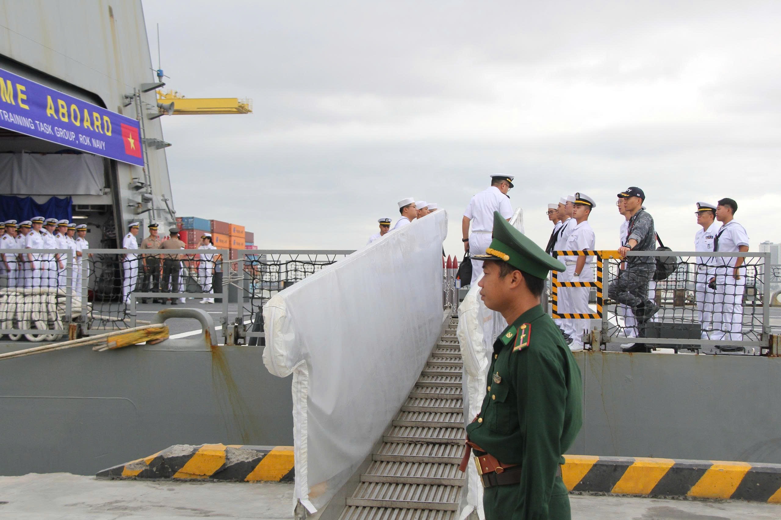 - Zdjęcie 4. - Ảnh 4.