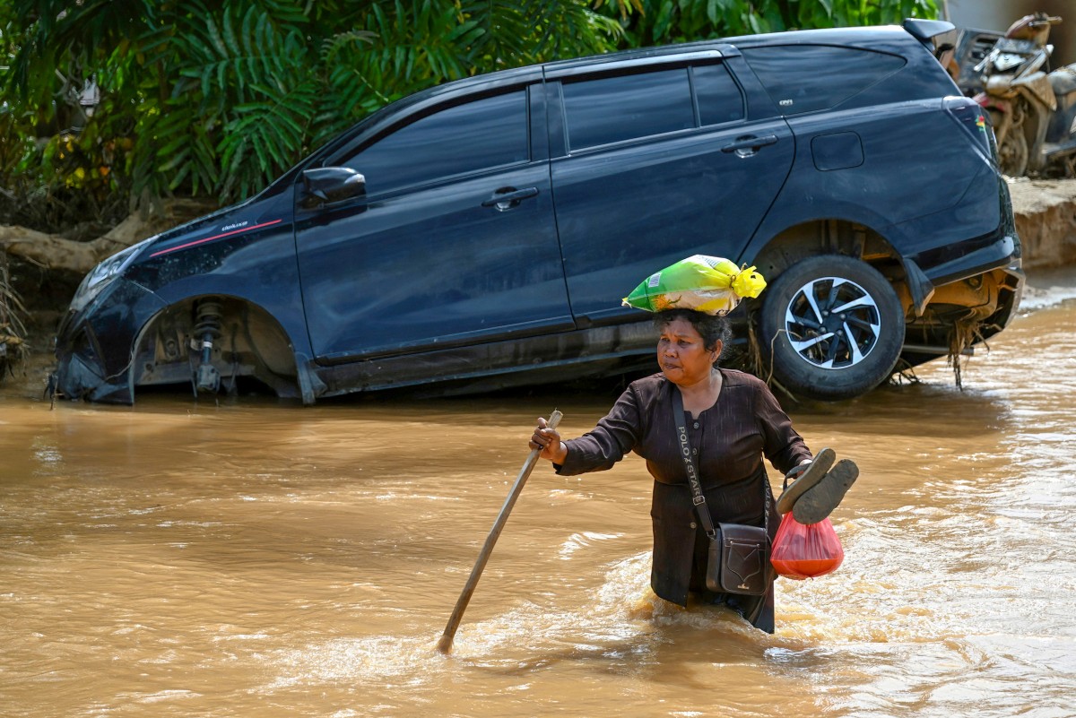 Số người chết vì lũ lụt ở Indonesia vượt 750, hơn một triệu người phải sơ tán - Ảnh 2.