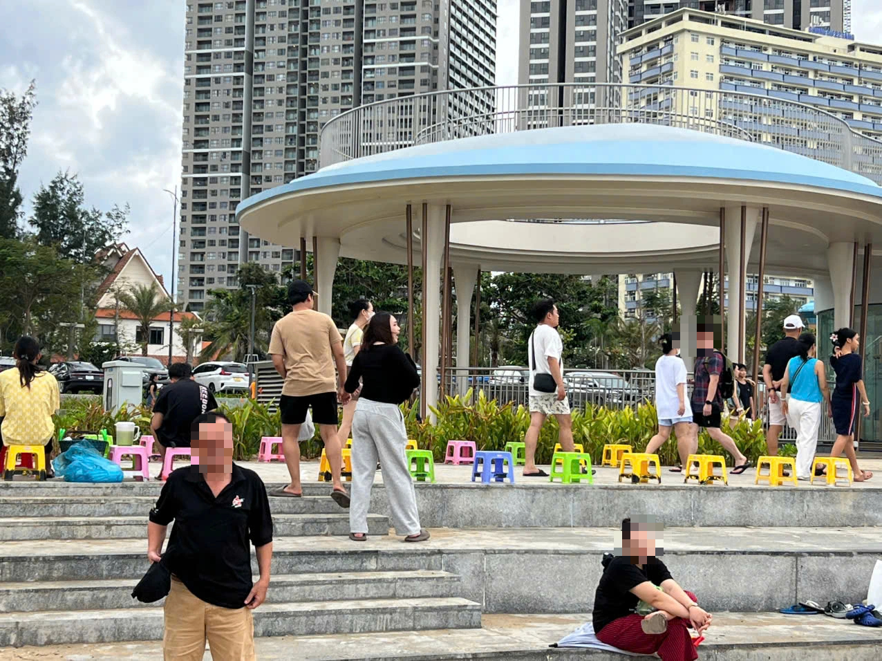 Hàng rong "phủ sóng" dự án nghìn tỉ ở Bãi Sau: Du lịch Vũng Tàu nhếch nhác - Ảnh 4.