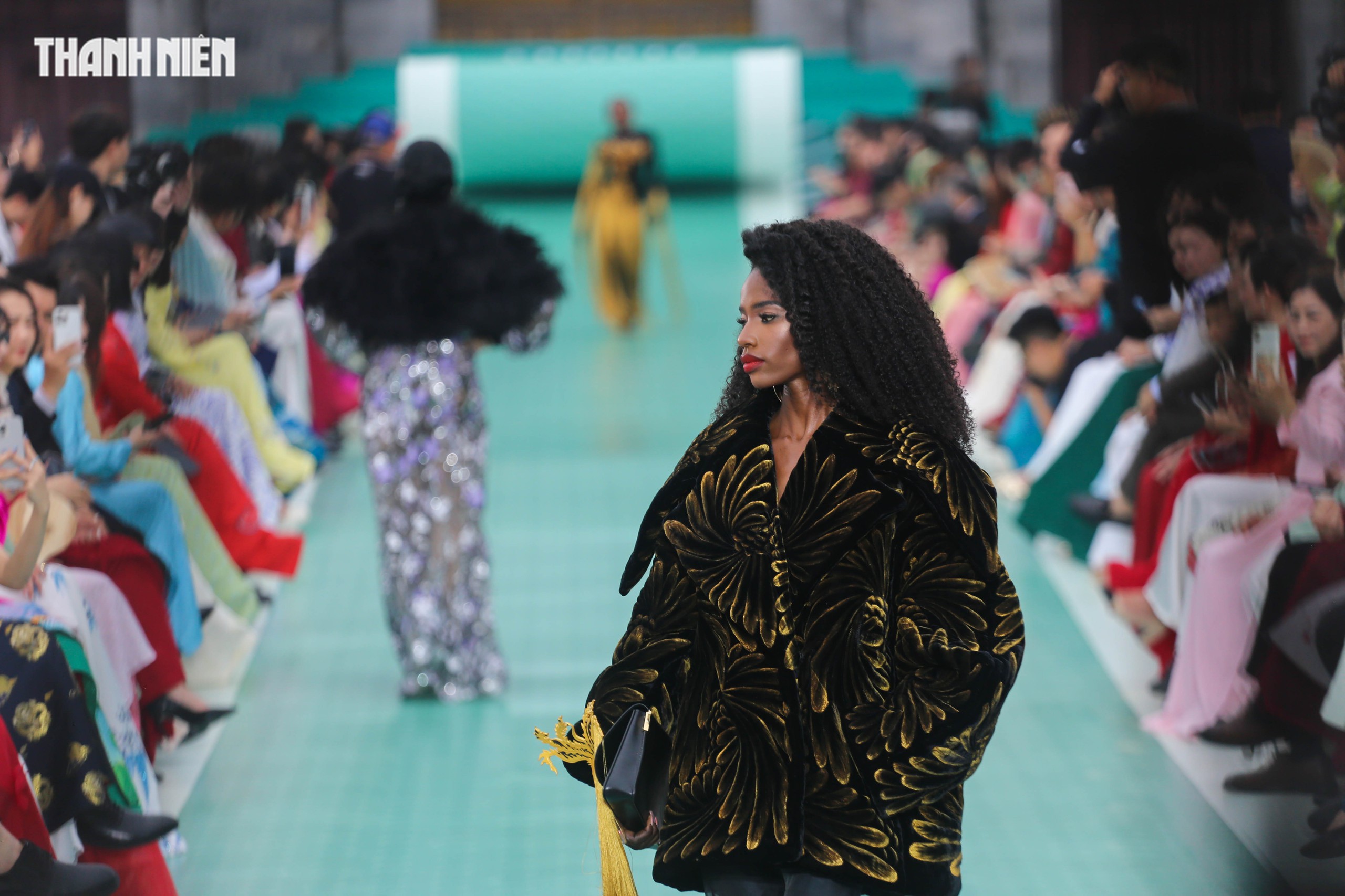 Miss Universe 2025 opened with a fashion show at Hue Imperial City - Photo 10. Hoa hậu Hoàn vũ quốc tế 2025 mở màn bằng show thời trang tại Đại nội Huế- Ảnh 10.