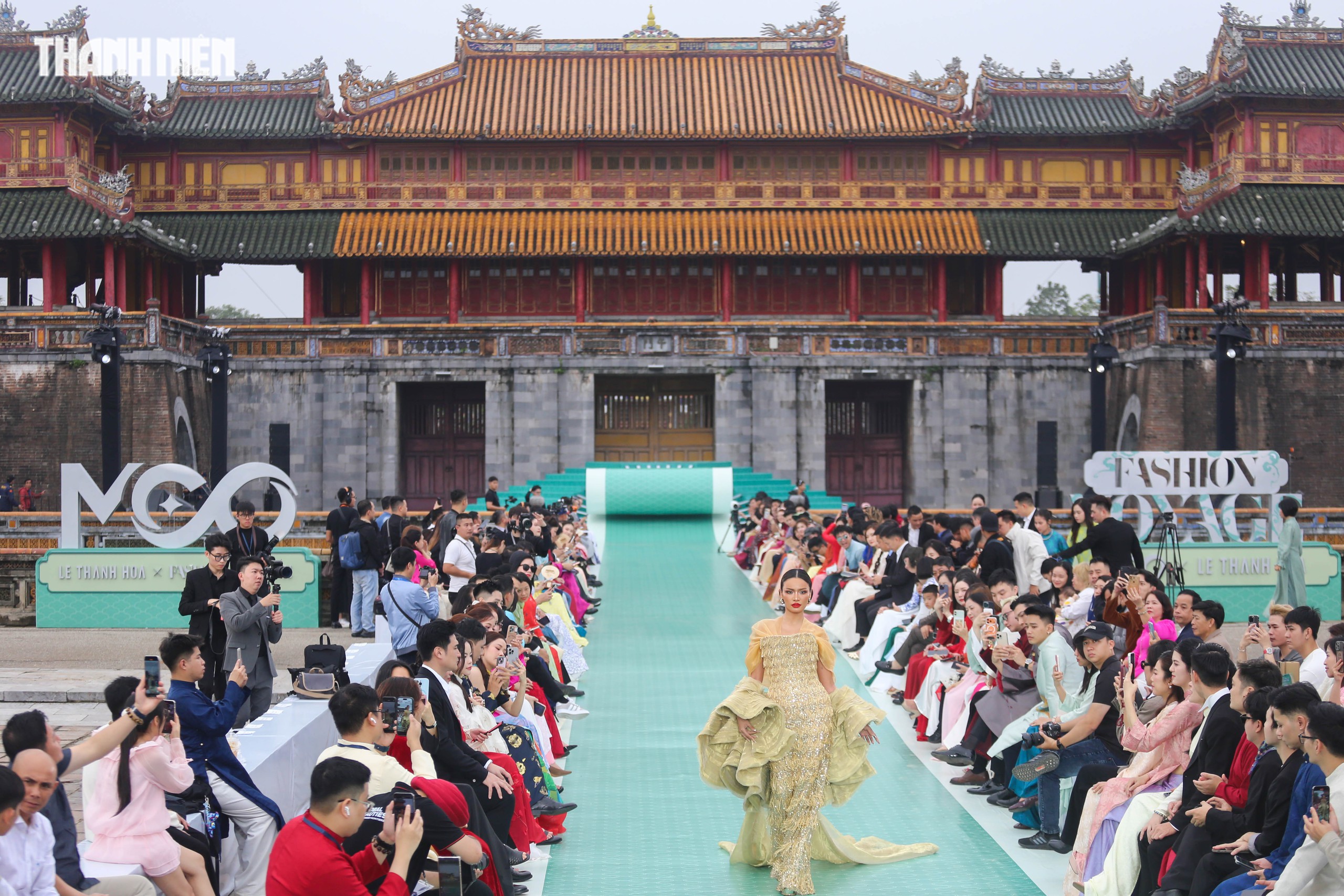 Miss Universe 2025 opened with a fashion show at Hue Imperial City - Photo 13. Hoa hậu Hoàn vũ quốc tế 2025 mở màn bằng show thời trang tại Đại nội Huế- Ảnh 13.