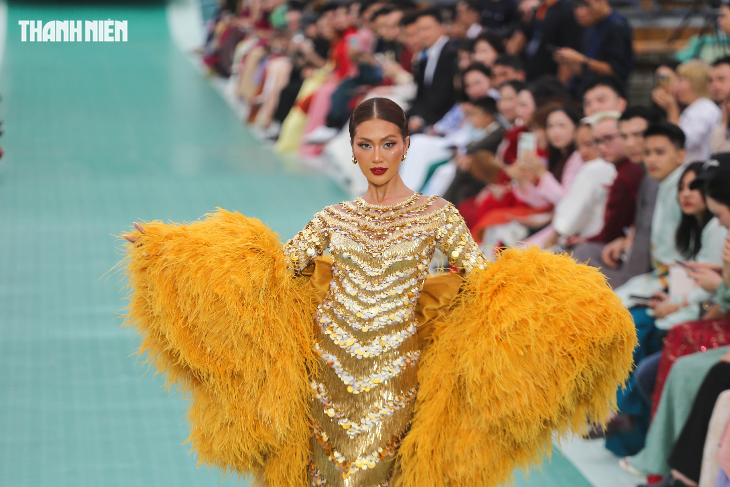 Miss Universe 2025 opened with a fashion show at Hue Imperial City - Photo 3. Hoa hậu Hoàn vũ quốc tế 2025 mở màn bằng show thời trang tại Đại nội Huế- Ảnh 3.