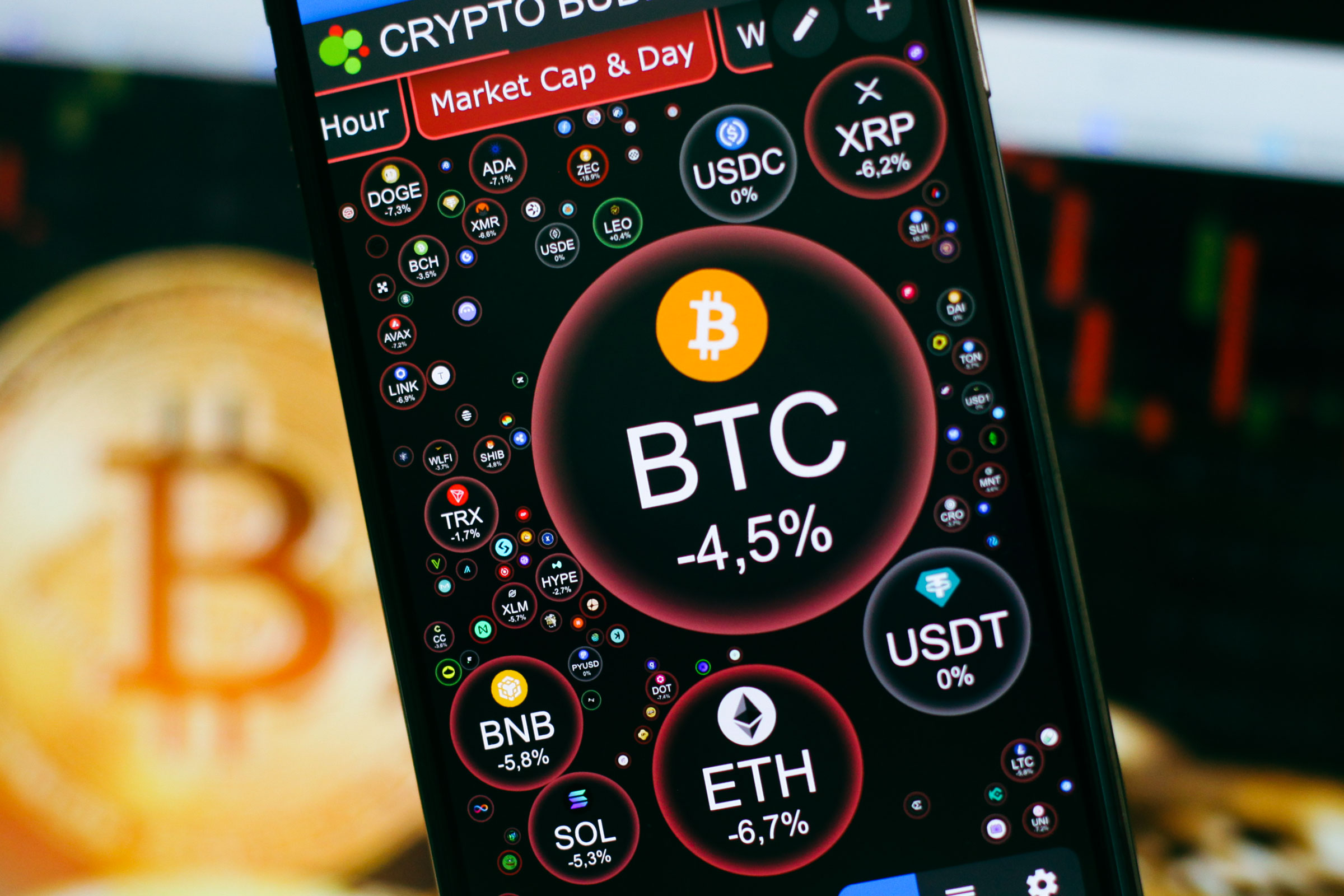 Giá Bitcoin hôm nay 2.12.2025: Thị trường đỏ lửa, Nhật Bản áp thuế 20% trên lợi nhuận - Ảnh 1.