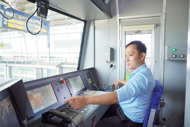 TP.HCM đào tạo hàng trăm cán bộ lên thạc sĩ, tiến sĩ metro - Ảnh 1.