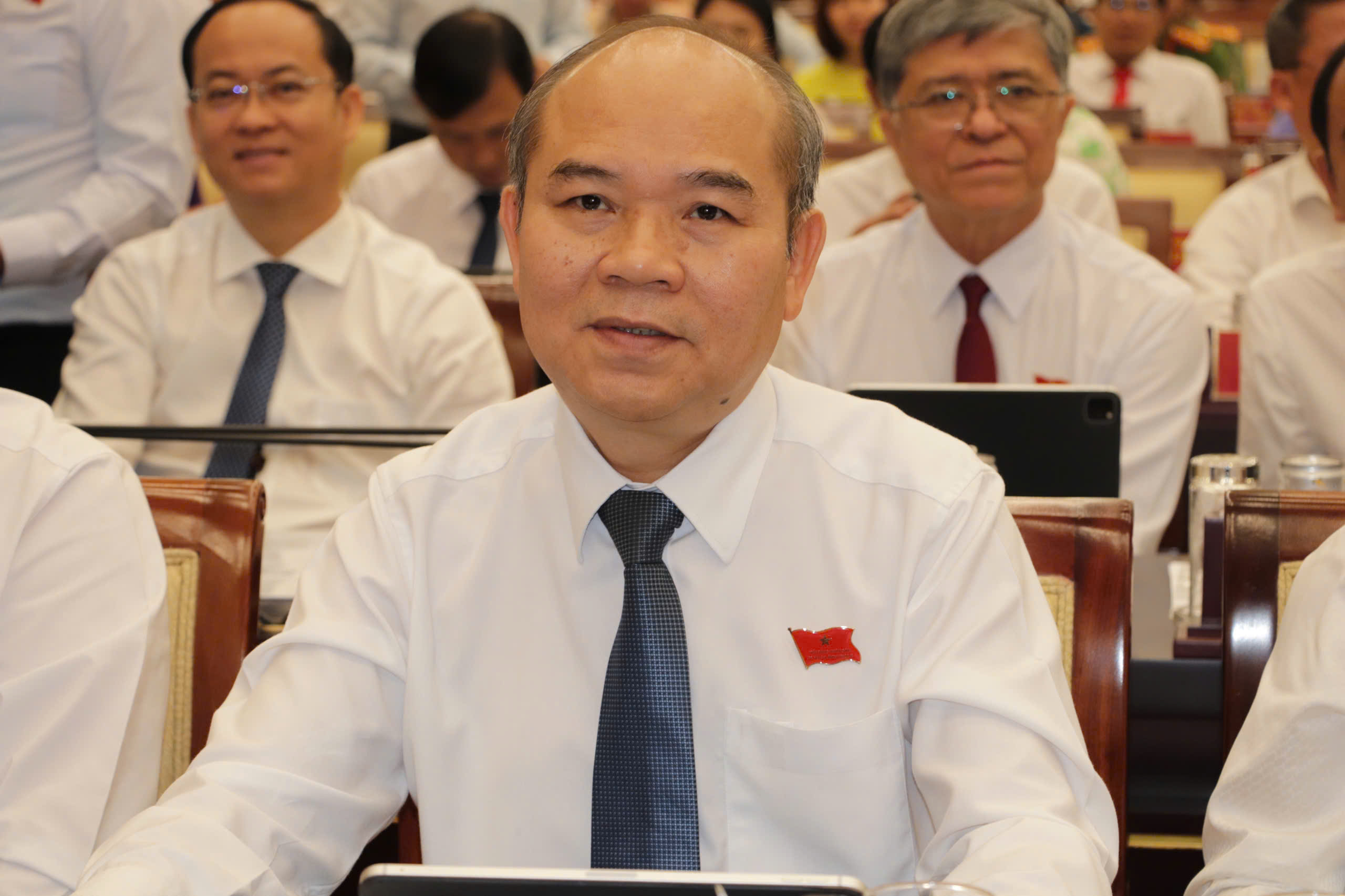 Giao Phó chủ tịch UBND TP.HCM Trần Văn Bảy phụ trách lĩnh vực nội chính - Ảnh 1.