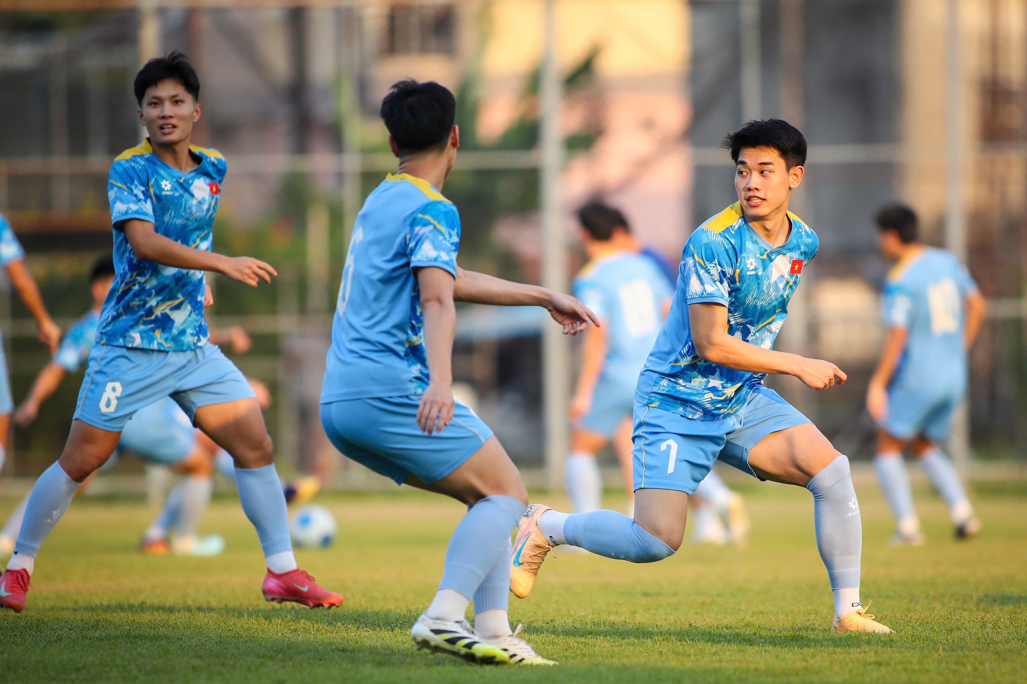 Die Sender, die das Eröffnungsspiel der vietnamesischen U23-Nationalmannschaft live übertragen, sind zuversichtlich, Laos zu besiegen - Foto 1. Các kênh phát trực tiếp trận ra quân U.23 Việt Nam, tự tin đánh bại Lào- Ảnh 1.
