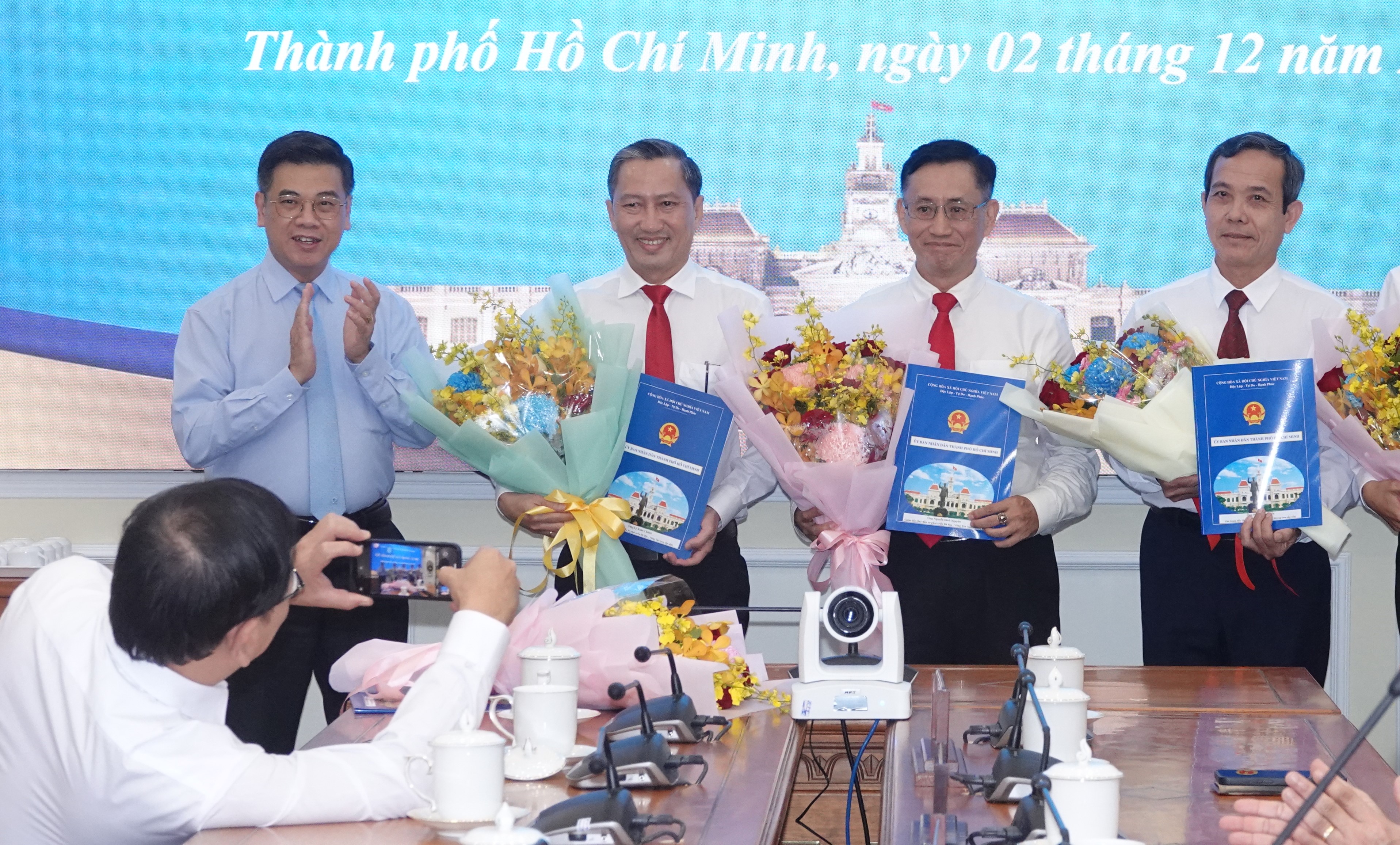 TP.HCM bổ nhiệm nhiều lãnh đạo doanh nghiệp nhà nước, quỹ đầu tư - Ảnh 2. TP.HCM bổ nhiệm nhiều lãnh đạo doanh nghiệp nhà nước, quỹ đầu tư - Ảnh 2.