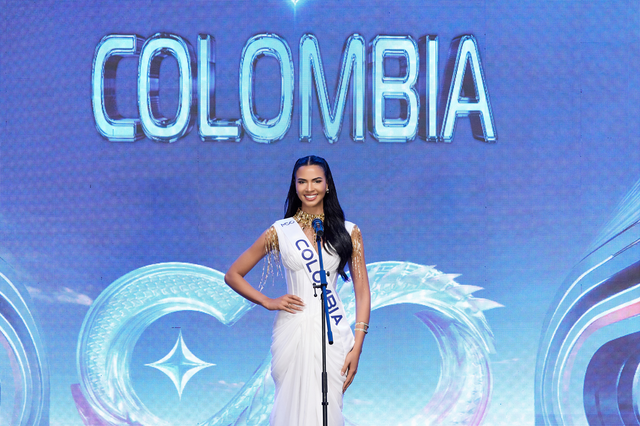 Phi công, luật sư, người mẫu quốc tế… ‘đổ bộ’ Huế, chính thức nhập cuộc Miss Cosmo - Ảnh 6.