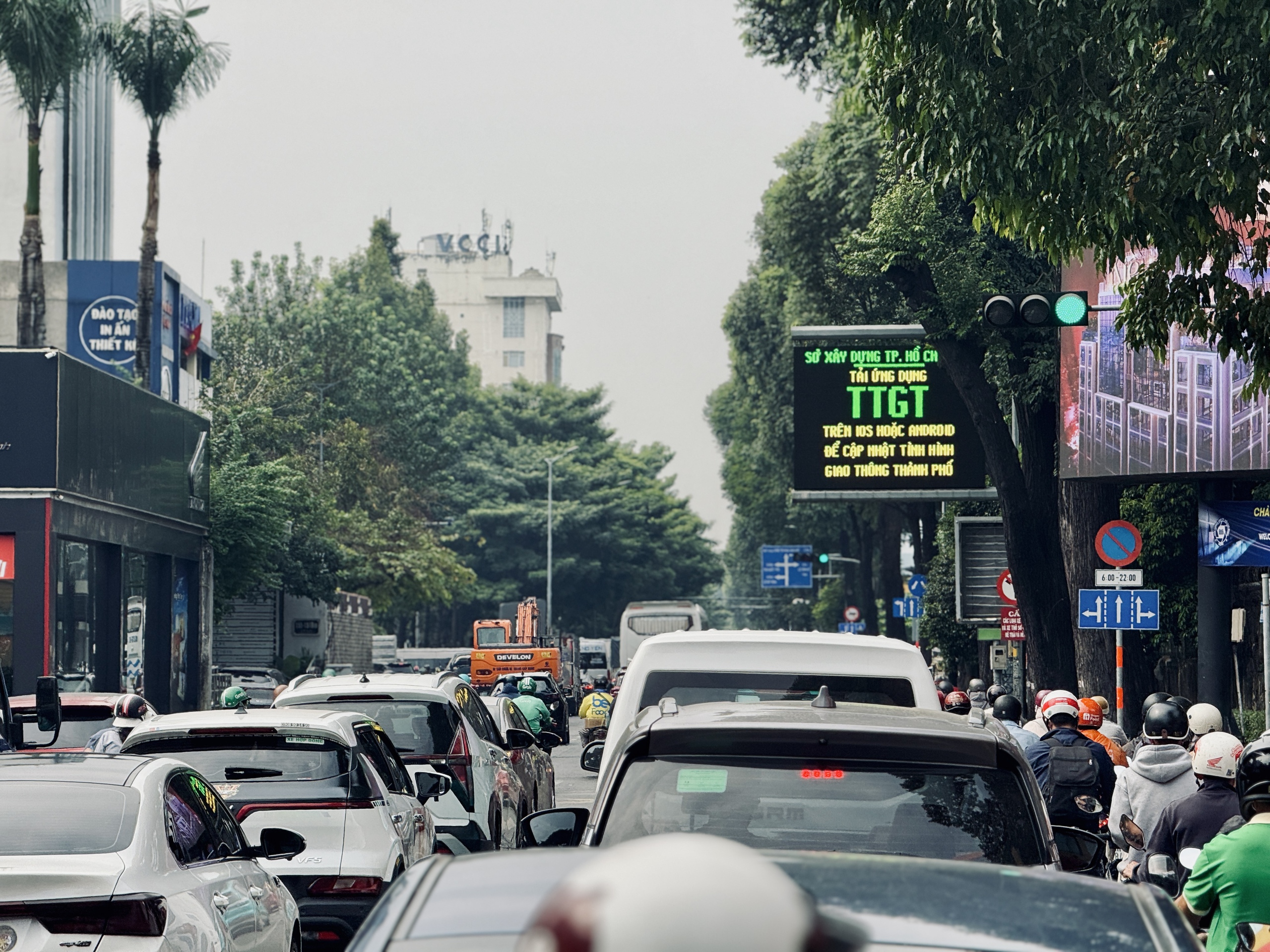 Vì sao thời tiết TP.HCM âm u cả ngày hôm nay? - Ảnh 2.