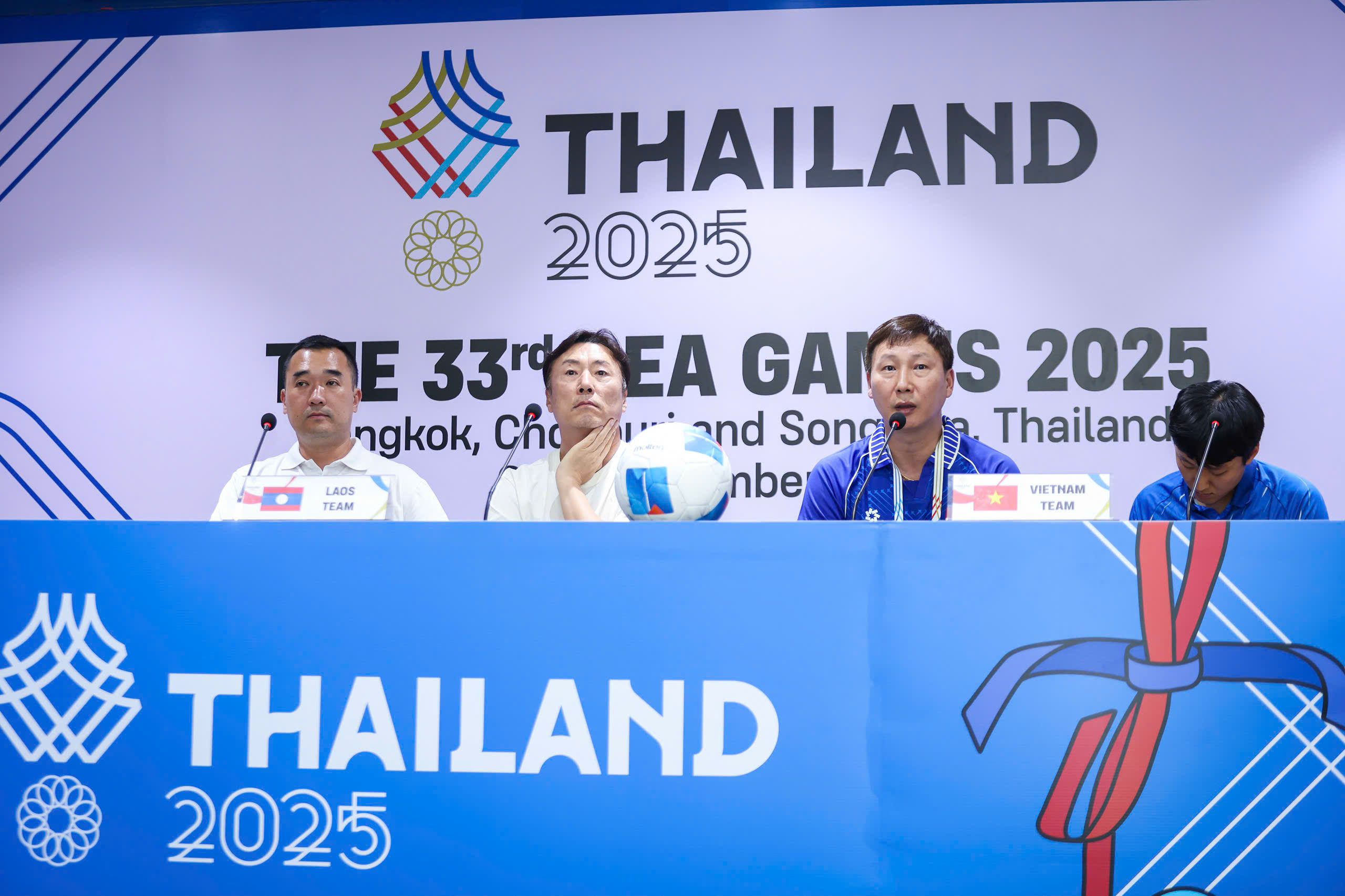 Ông Kim nói điều cực bất ngờ về U.23 Lào, hé lộ chiến thuật của U.23 Việt Nam- Ảnh 3.