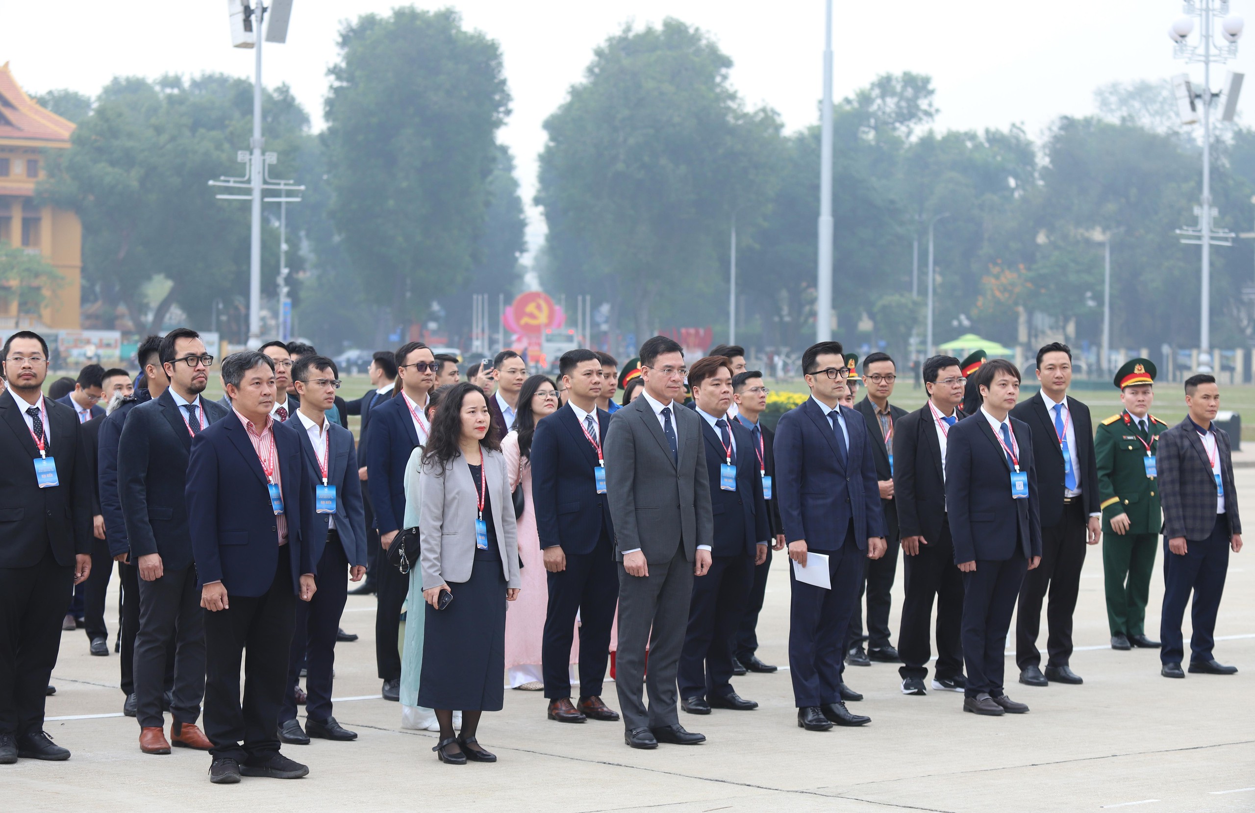 GS-TS Trần Xu&acirc;n B&aacute;ch đại diện đo&agrave;n đại biểu Hội Thầy thuốc trẻ b&aacute;o c&ocirc;ng d&acirc;ng B&aacute;c - Ảnh 3.