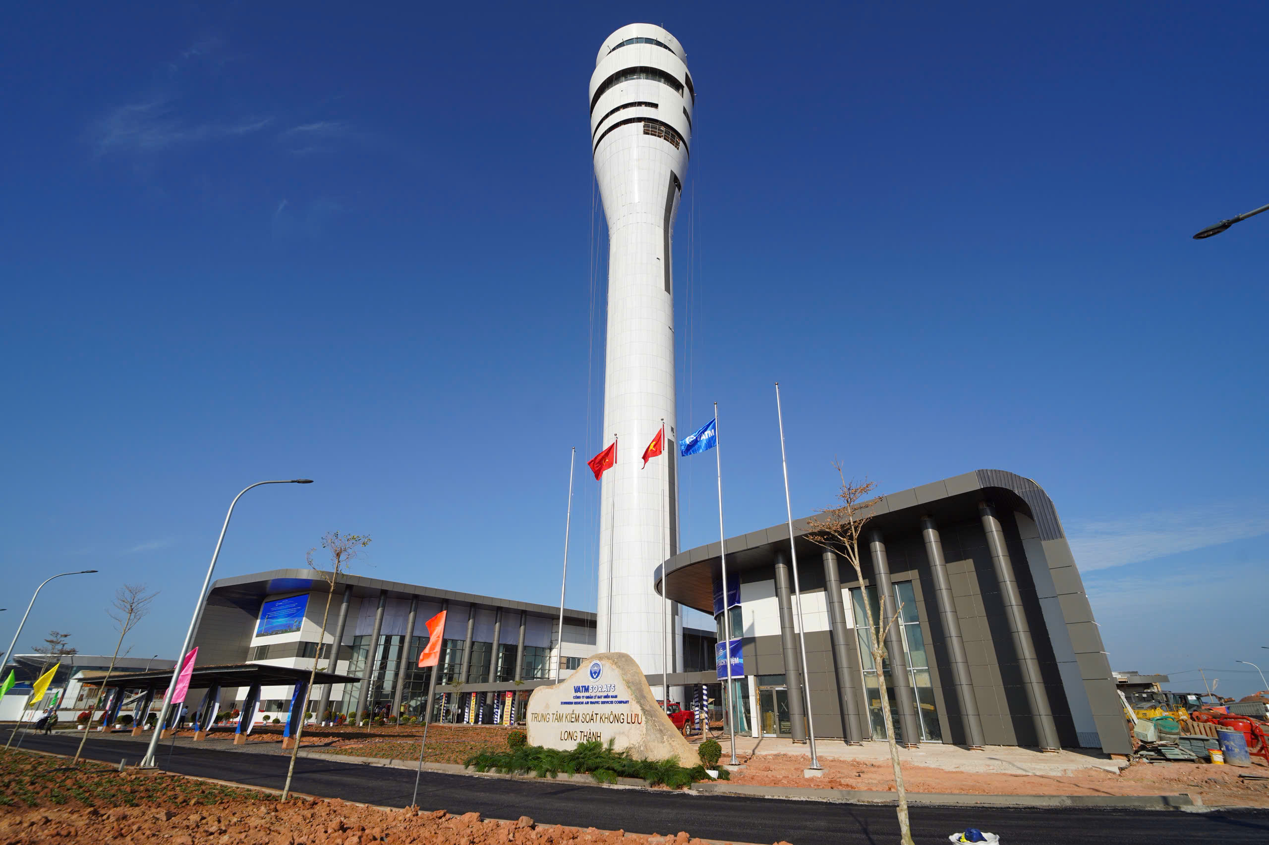 Đ&agrave;i Kiểm so&aacute;t kh&ocirc;ng lưu Long Th&agrave;nh cao 123 m ch&iacute;nh thức so&aacute;n ng&ocirc;i cao nhất Việt Nam- Ảnh 1.