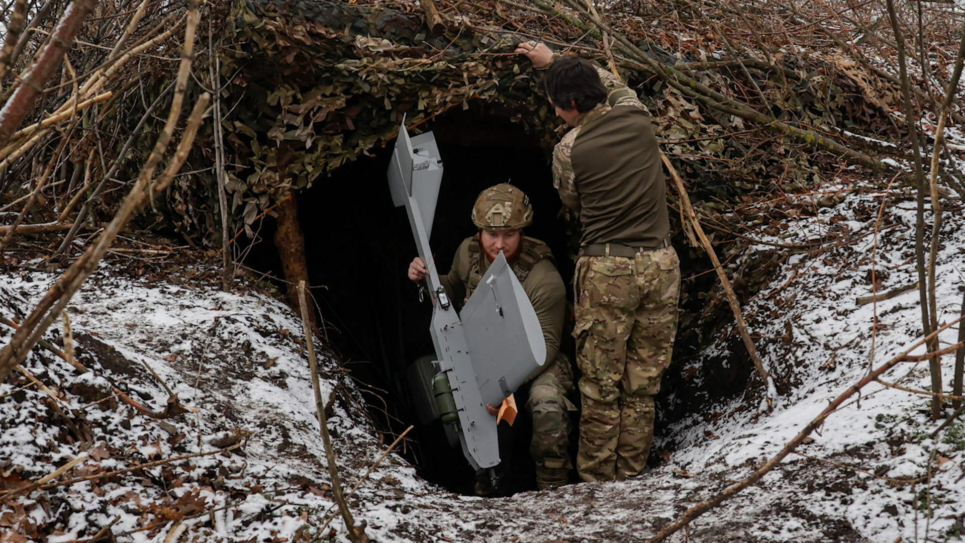 M&aacute;y bay kh&ocirc;ng người l&aacute;i đ&atilde; thay đổi chiến tranh như thế n&agrave;o trong năm 2025? - Ảnh 1.