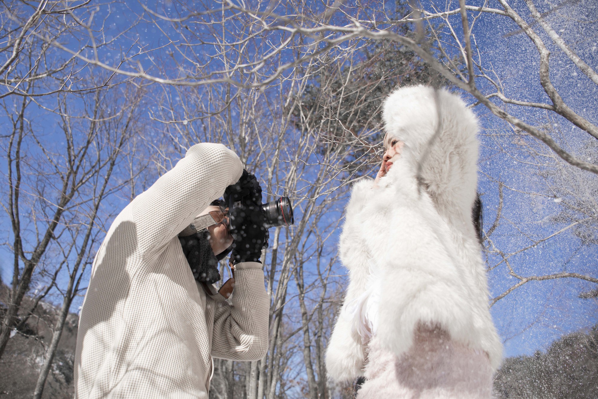 Thời trang Việt 'du ngoạn' cảnh đẹp thế giới- Ảnh 1. Thời trang Việt 'du ngoạn' cảnh đẹp thế giới- Ảnh 1.