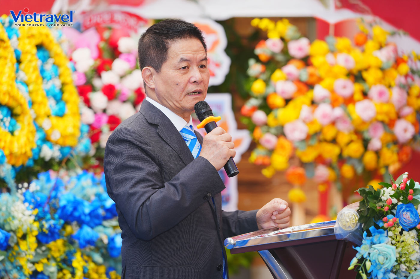 Vietravel ra mắt nhận diện thương hiệu mới, đánh dấu 30 năm đồng hành cùng đất nước  - Ảnh 2.