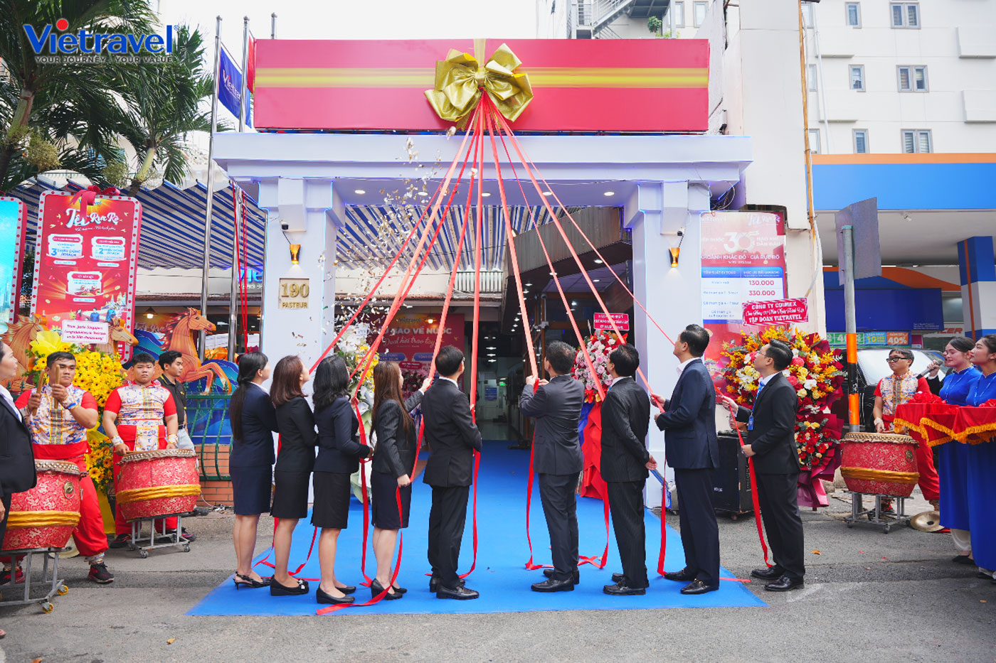 Vietravel ra mắt nhận diện thương hiệu mới, đánh dấu 30 năm đồng hành cùng đất nước  - Ảnh 3.