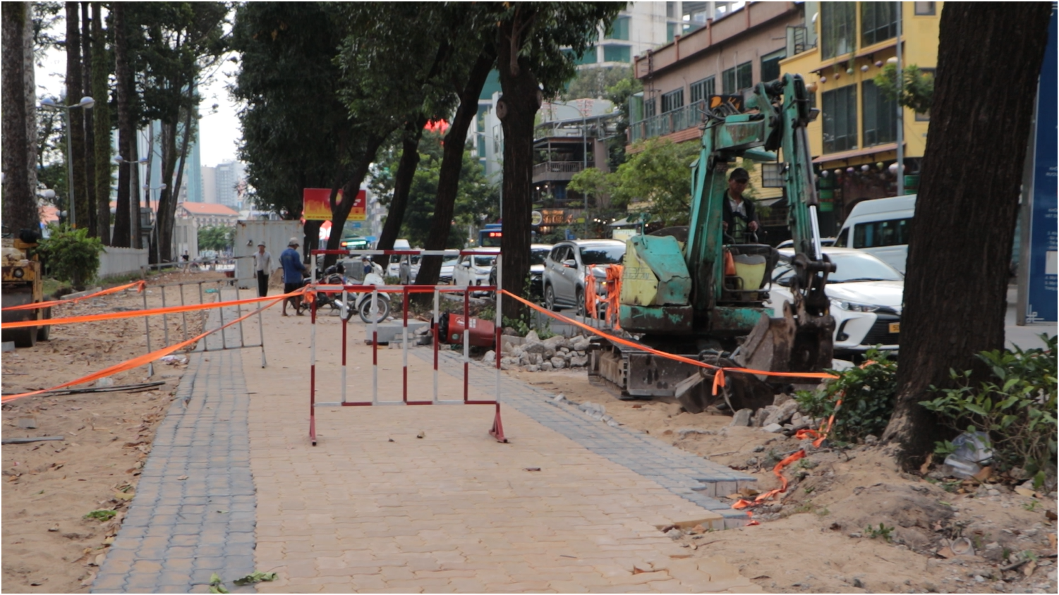 TP.HCM cải tạo vỉa hè trung tâm, người dân mong sớm hoàn thiện- Ảnh 1. TP.HCM cải tạo vỉa hè trung tâm, người dân mong sớm hoàn thiện- Ảnh 1.