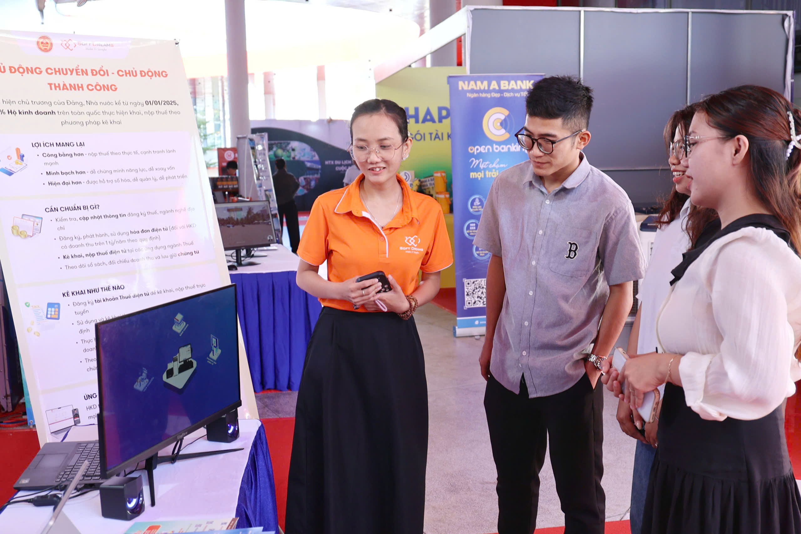 Trải nghiệm thực tế - ch&igrave;a kh&oacute;a tạo niềm tin c&ocirc;ng nghệ số- Ảnh 3.