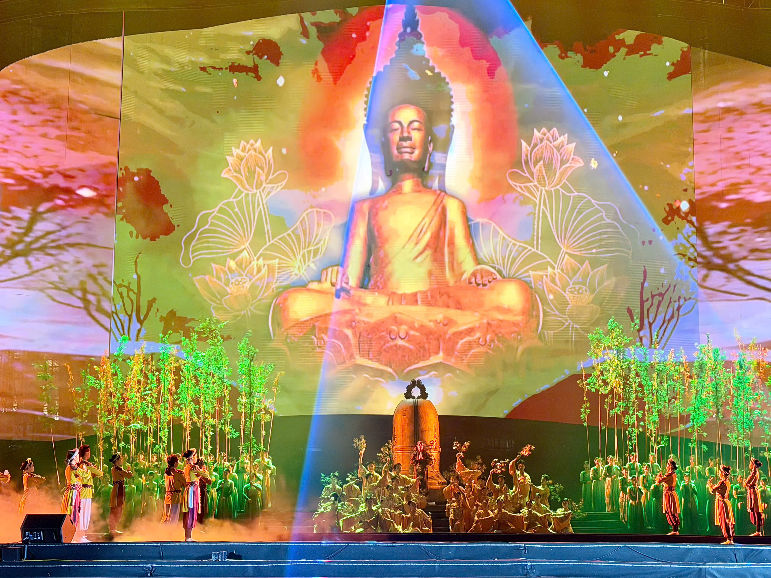 Đón bằng Di sản thế giới quần thể Yên Tử - Trúc Lâm - Ảnh 4. Đón bằng Di sản thế giới quần thể Yên Tử - Trúc Lâm - Ảnh 4.