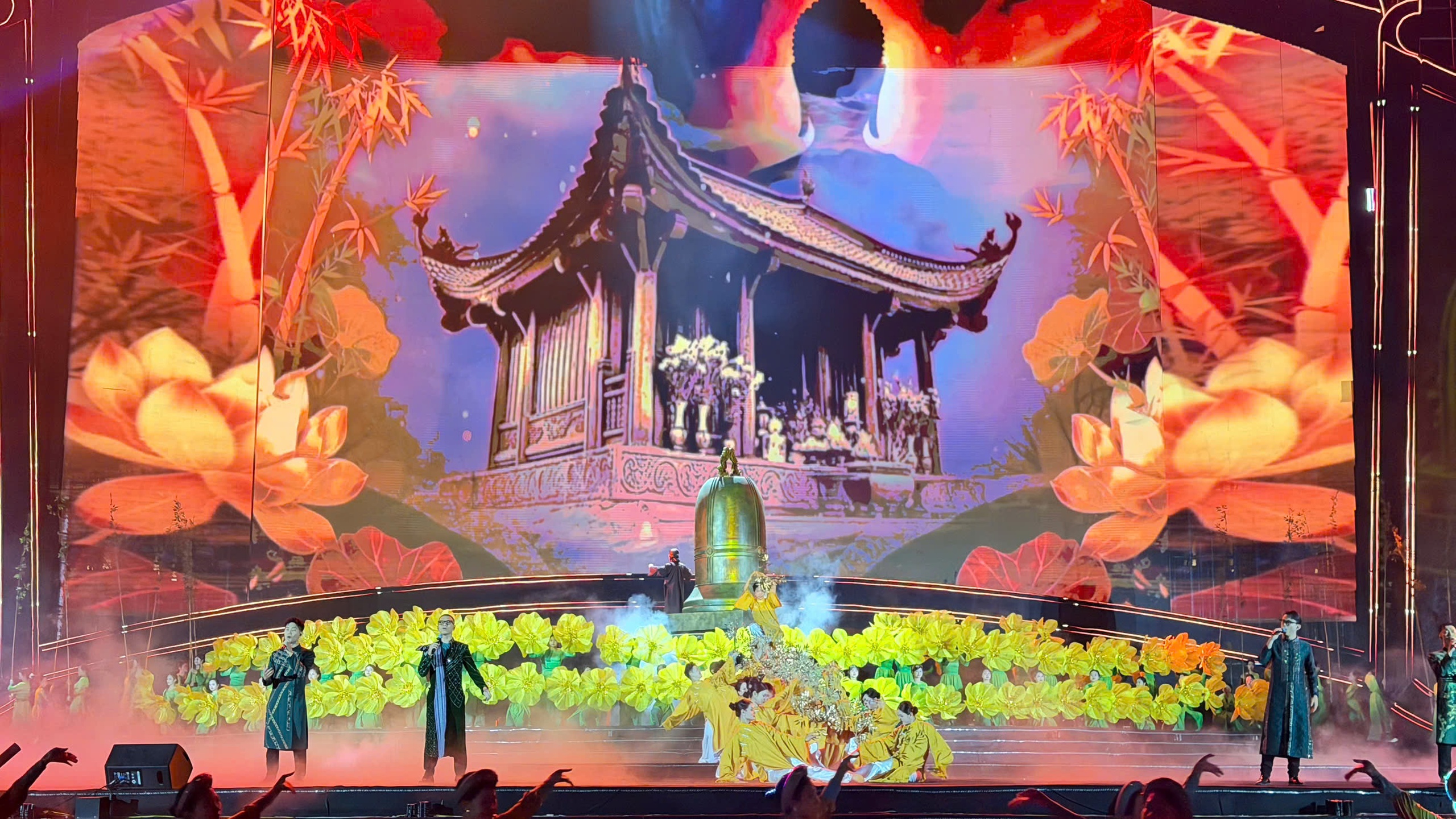 Đón bằng Di sản thế giới quần thể Yên Tử - Trúc Lâm - Ảnh 3. Đón bằng Di sản thế giới quần thể Yên Tử - Trúc Lâm - Ảnh 3.