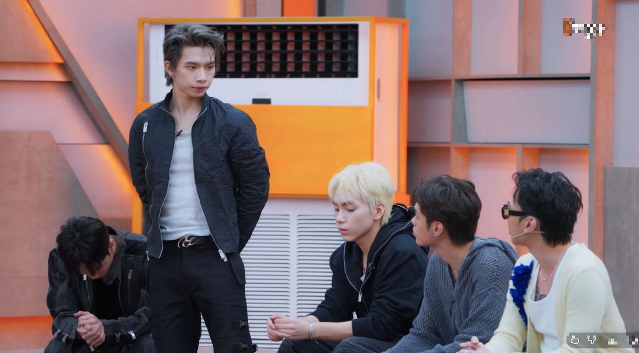 Lý do Jun Phạm áp lực, Soobin sụt cân ở show thực tế   - Ảnh 1.