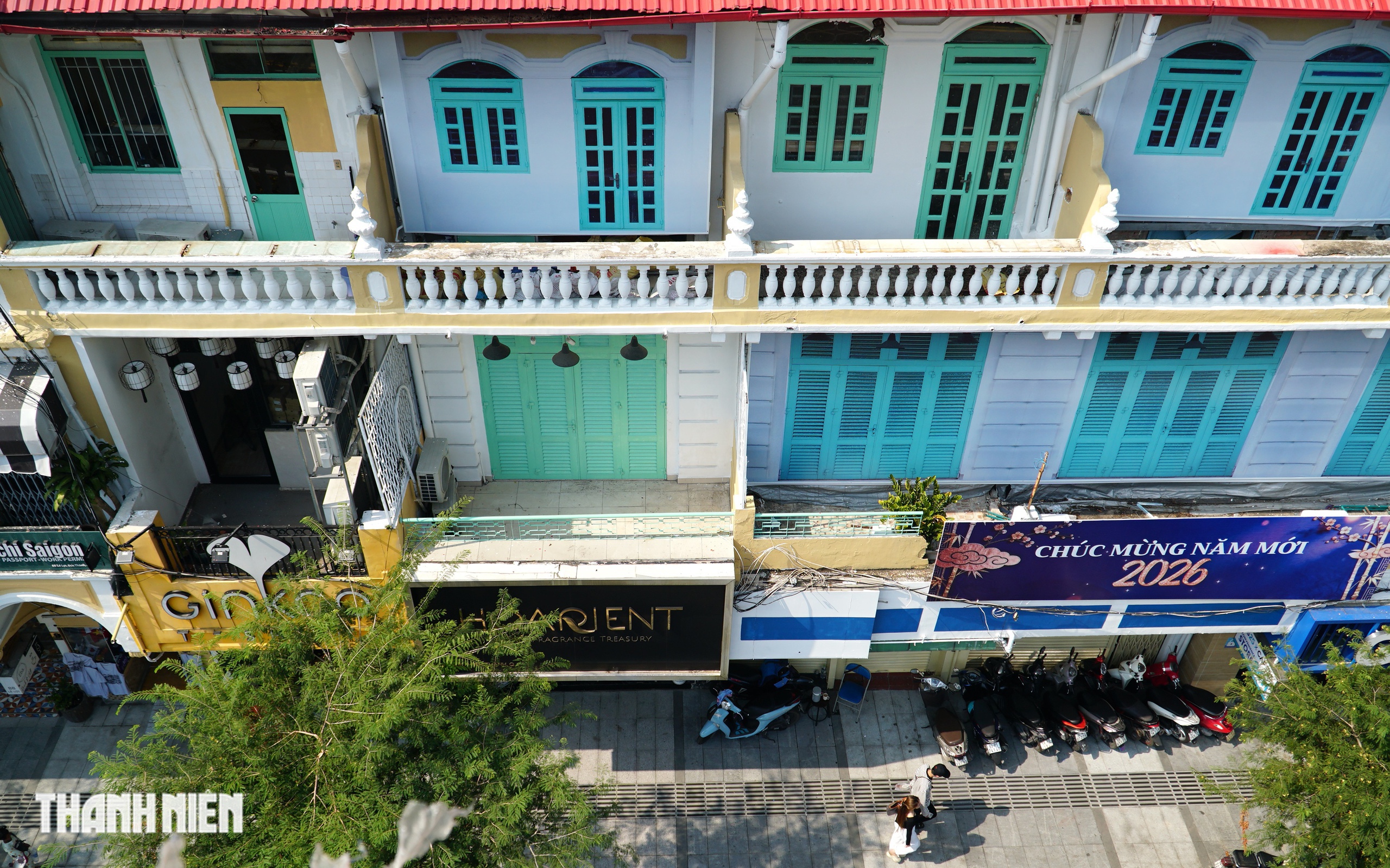 H&agrave;ng loạt nh&agrave; cổ mặt tiền đường L&ecirc; Lợi &lsquo;thay &aacute;o mới&rsquo;, nhiều m&agrave;u sắc - Ảnh 8.