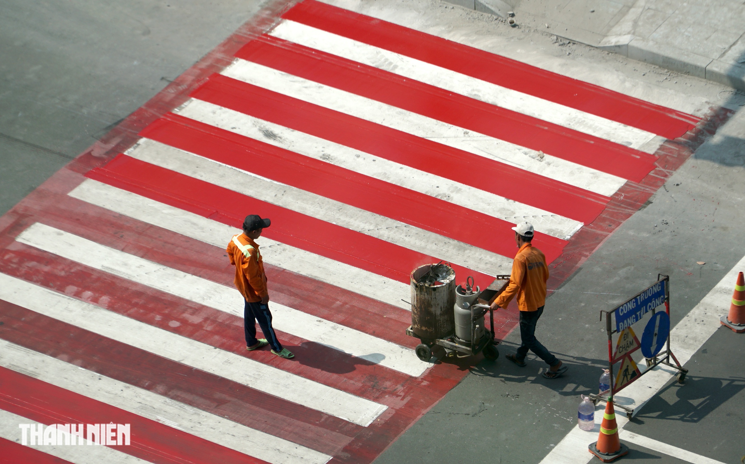 H&agrave;ng loạt nh&agrave; cổ mặt tiền đường L&ecirc; Lợi &lsquo;thay &aacute;o mới&rsquo;, nhiều m&agrave;u sắc - Ảnh 11.