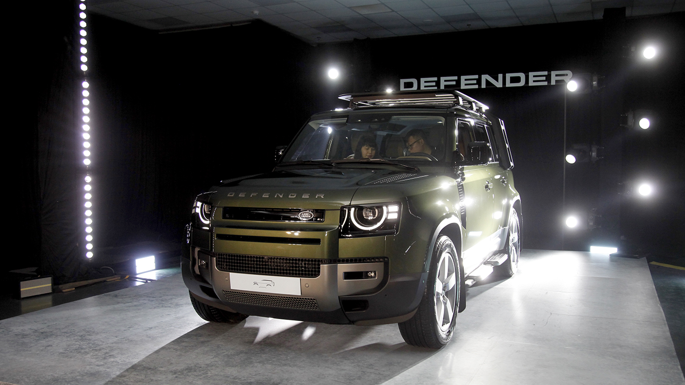 Huyền thoại off-road Land Rover Defender mới về Việt Nam, giá từ 5,1 tỉ đồng - Ảnh 10.