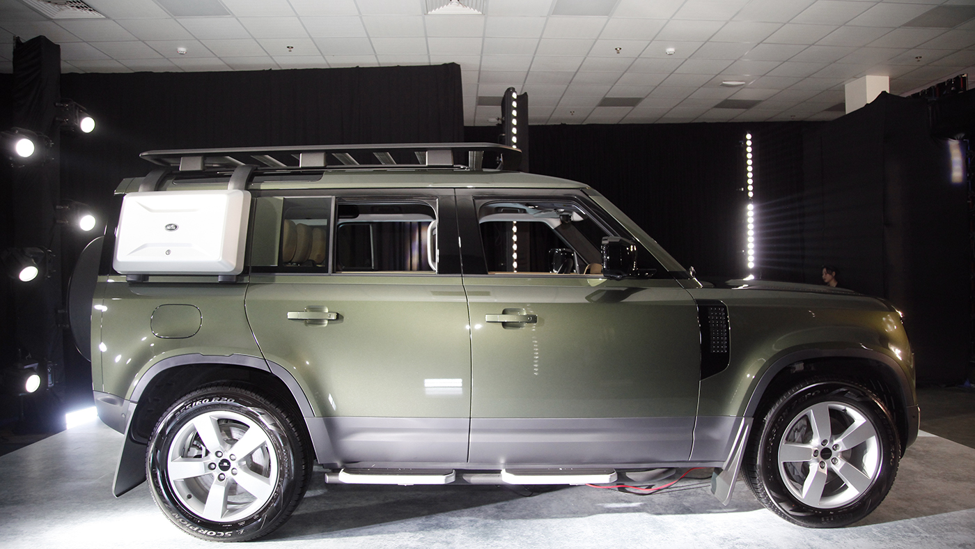 Huyền thoại off-road Land Rover Defender mới về Việt Nam, giá từ 5,1 tỉ đồng - Ảnh 11.