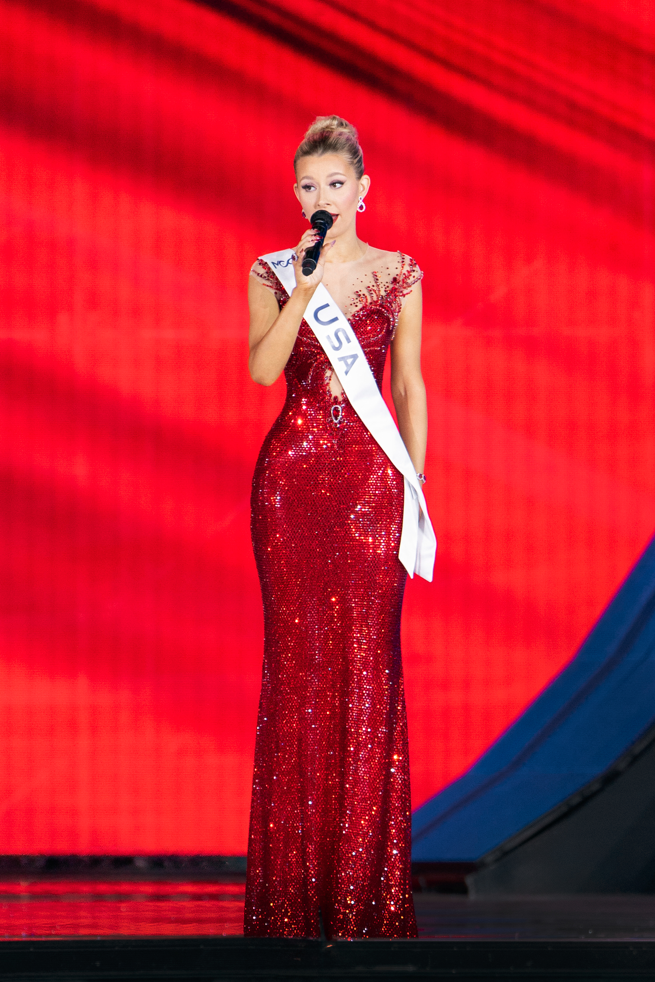 Sắc v&oacute;c gợi cảm của Miss Cosmo 2025 vừa đăng quang tại Việt Nam - Ảnh 8.