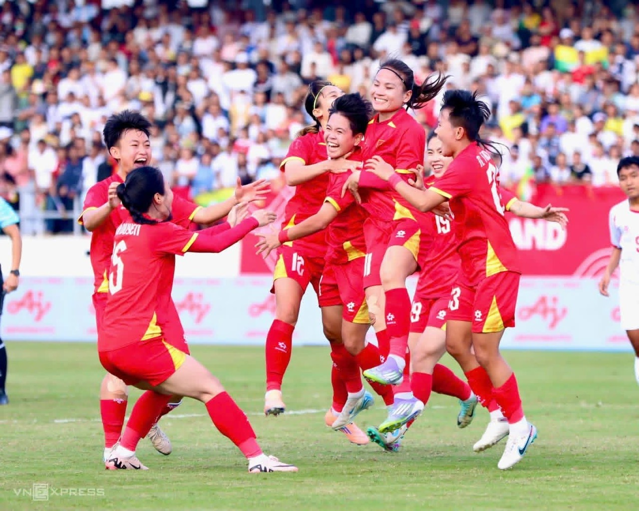 B&agrave;i to&aacute;n kh&oacute; t&igrave;m người dẫn dắt đội tuyển nữ Việt Nam- Ảnh 1.