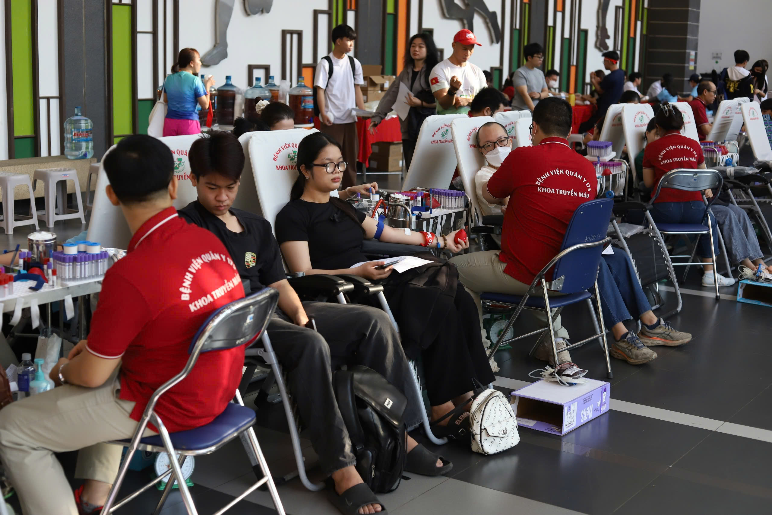 'Chưa có cuốc', tài xế xe công nghệ tranh thủ hiến máu cứu người- Ảnh 3. 'Chưa có cuốc', tài xế xe công nghệ tranh thủ hiến máu cứu người- Ảnh 3.