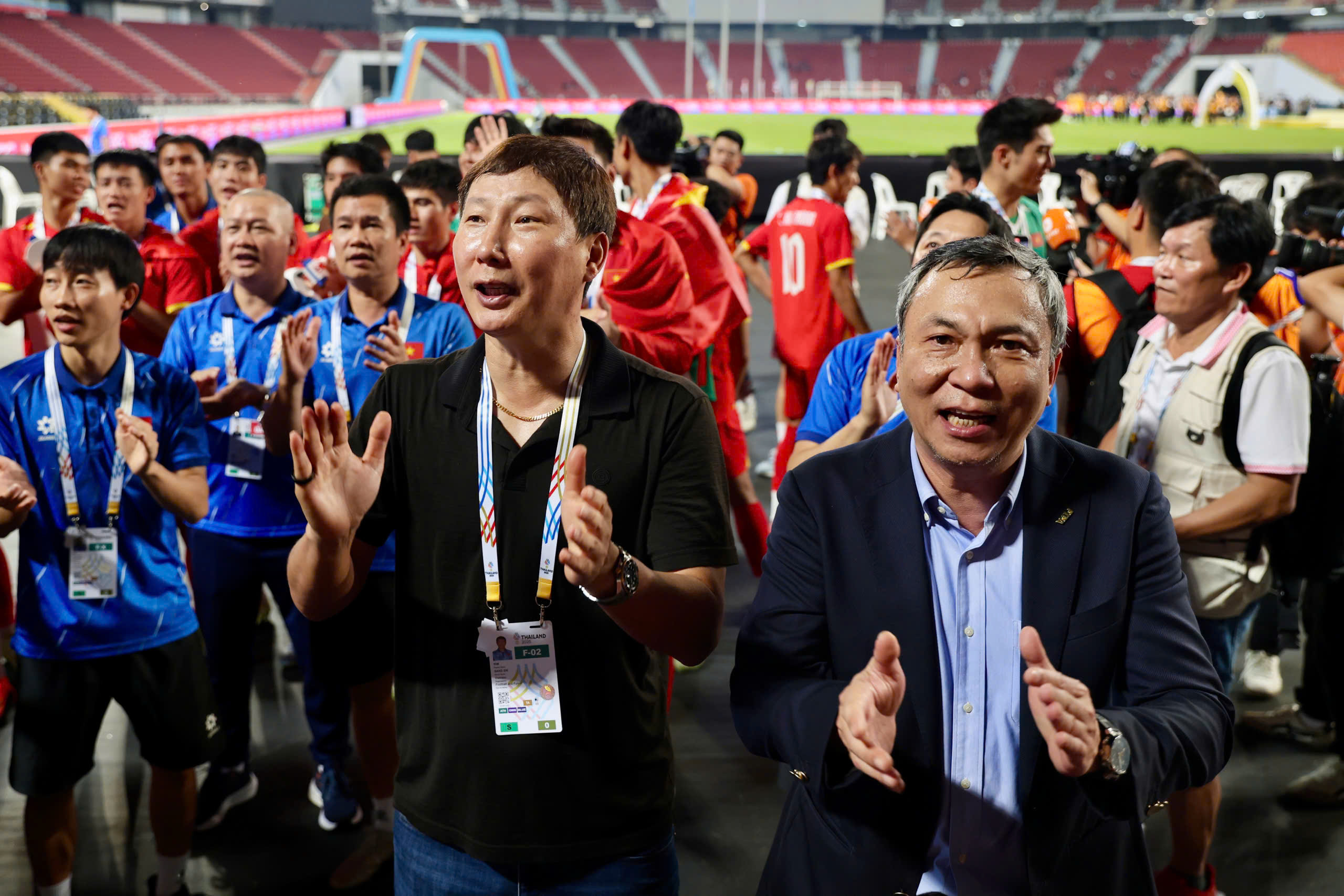 Lời cảm ơn đặc biệt HLV Kim Sang-sik gửi VFF: 'Khi chúng tôi thiếu đồ ăn ở SEA Games...'- Ảnh 2.