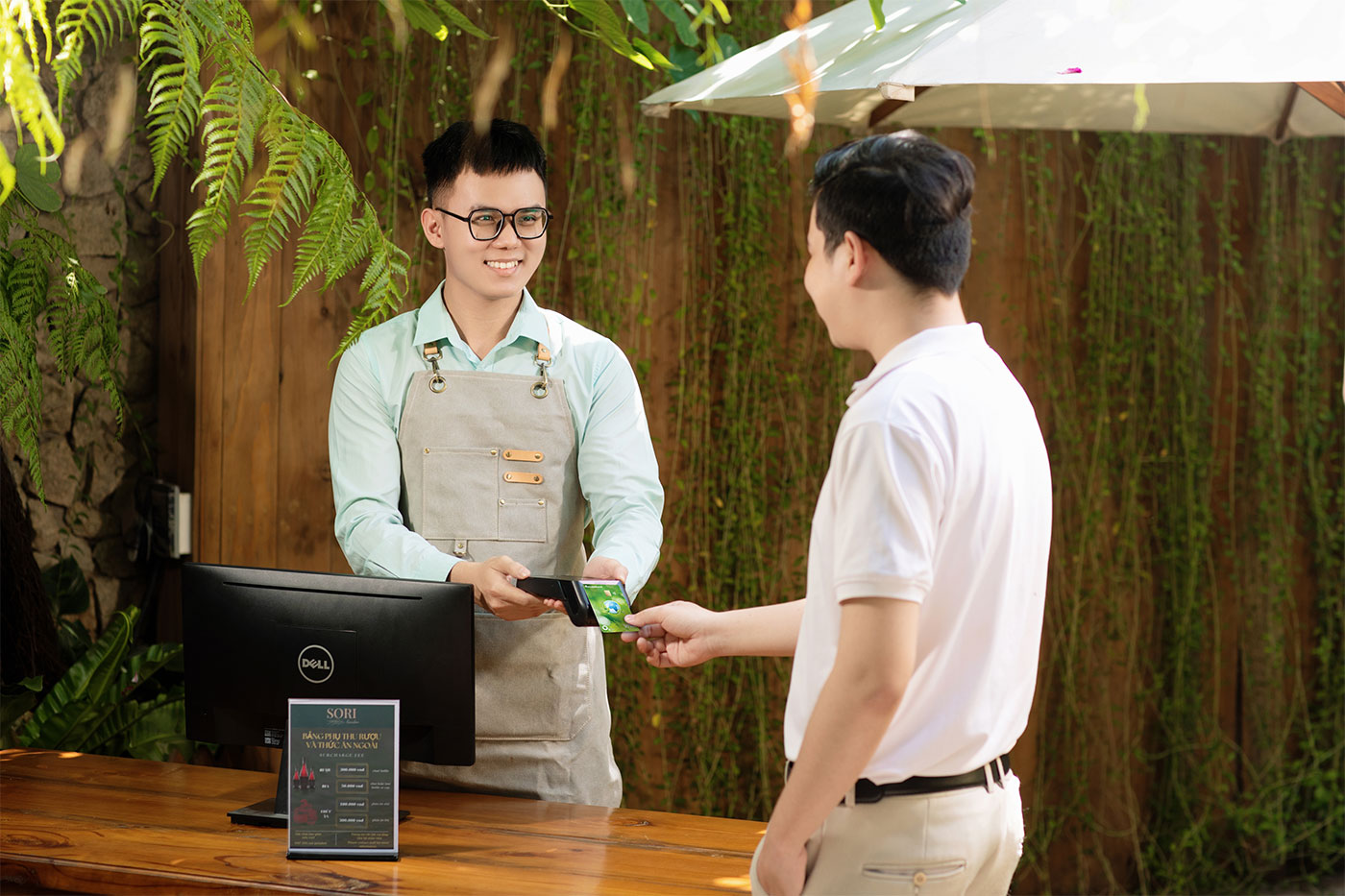 Gói Tài chính Xanh Sacombank vào Top 10 Sản phẩm - Dịch vụ Xanh & Bền vững  - Ảnh 2.