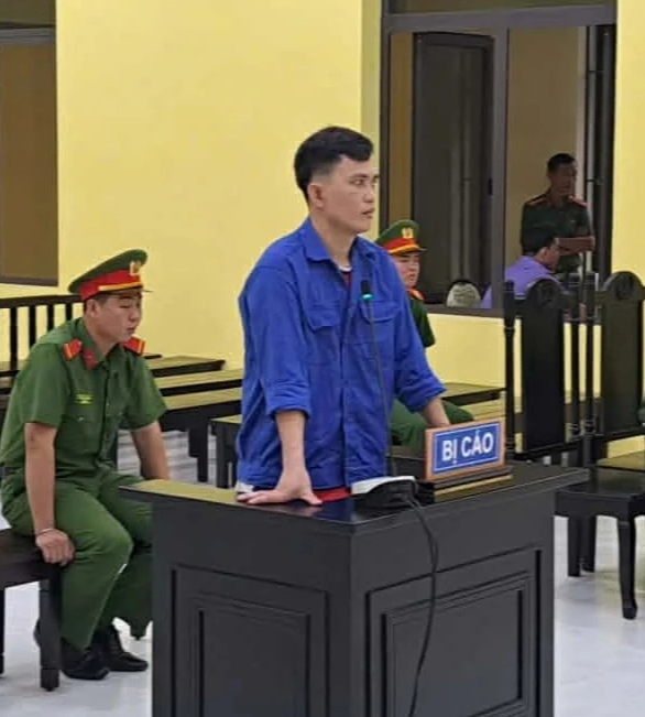 Cà Mau: Phạt 11 năm tù người đâm trọng thương cán bộ trật tự cơ sở- Ảnh 1.