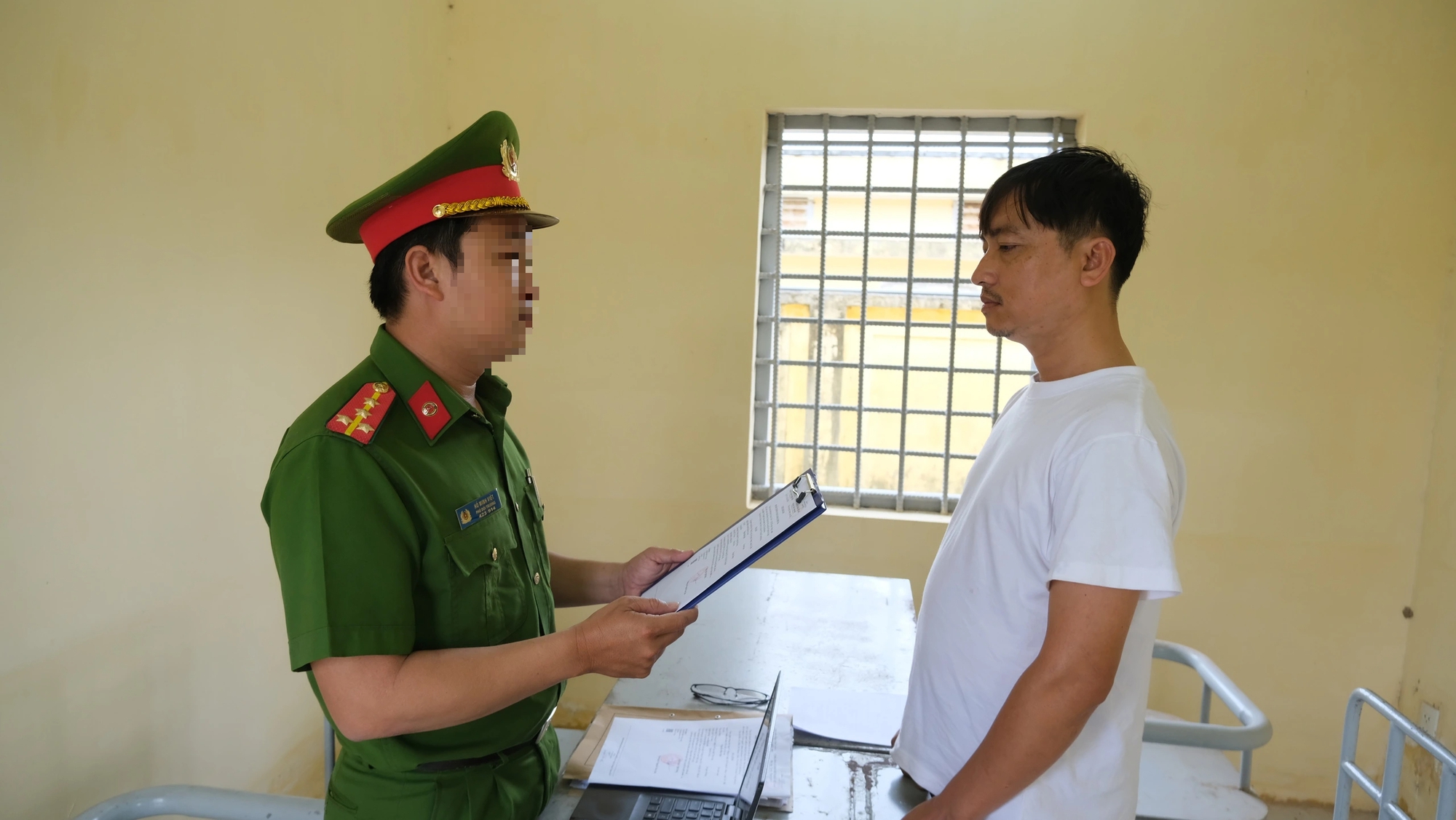 Đến nhà đang tổ chức tiệc nhậu, xảy ra mâu thuẫn bị chủ nhà đâm tử vong - Ảnh 1.