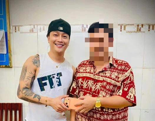 Công an TP.HCM hỗ trợ ca sĩ TiTi tìm lại iPhone 17 Promax bị đánh rơi- Ảnh 1.