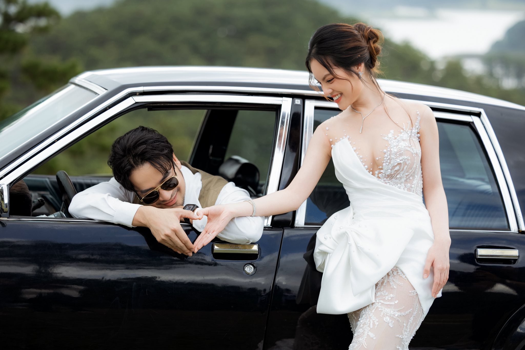 Ảnh cưới l&atilde;ng mạn của Đo&agrave;n Minh T&agrave;i v&agrave; bạn g&aacute;i k&eacute;m 16 tuổi - Ảnh 1.