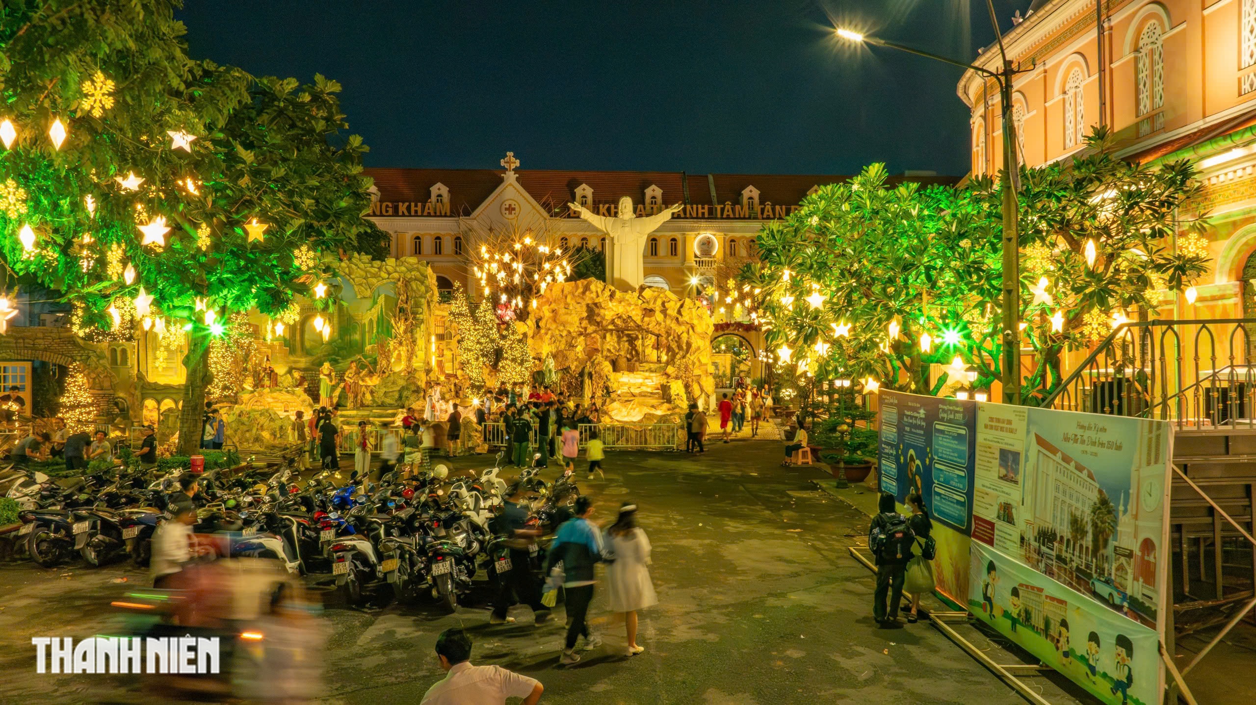 Nh&agrave; thờ Đức B&agrave;, T&acirc;n Định th&agrave;nh điểm hẹn ban đ&ecirc;m của người S&agrave;i G&ograve;n - Ảnh 5.